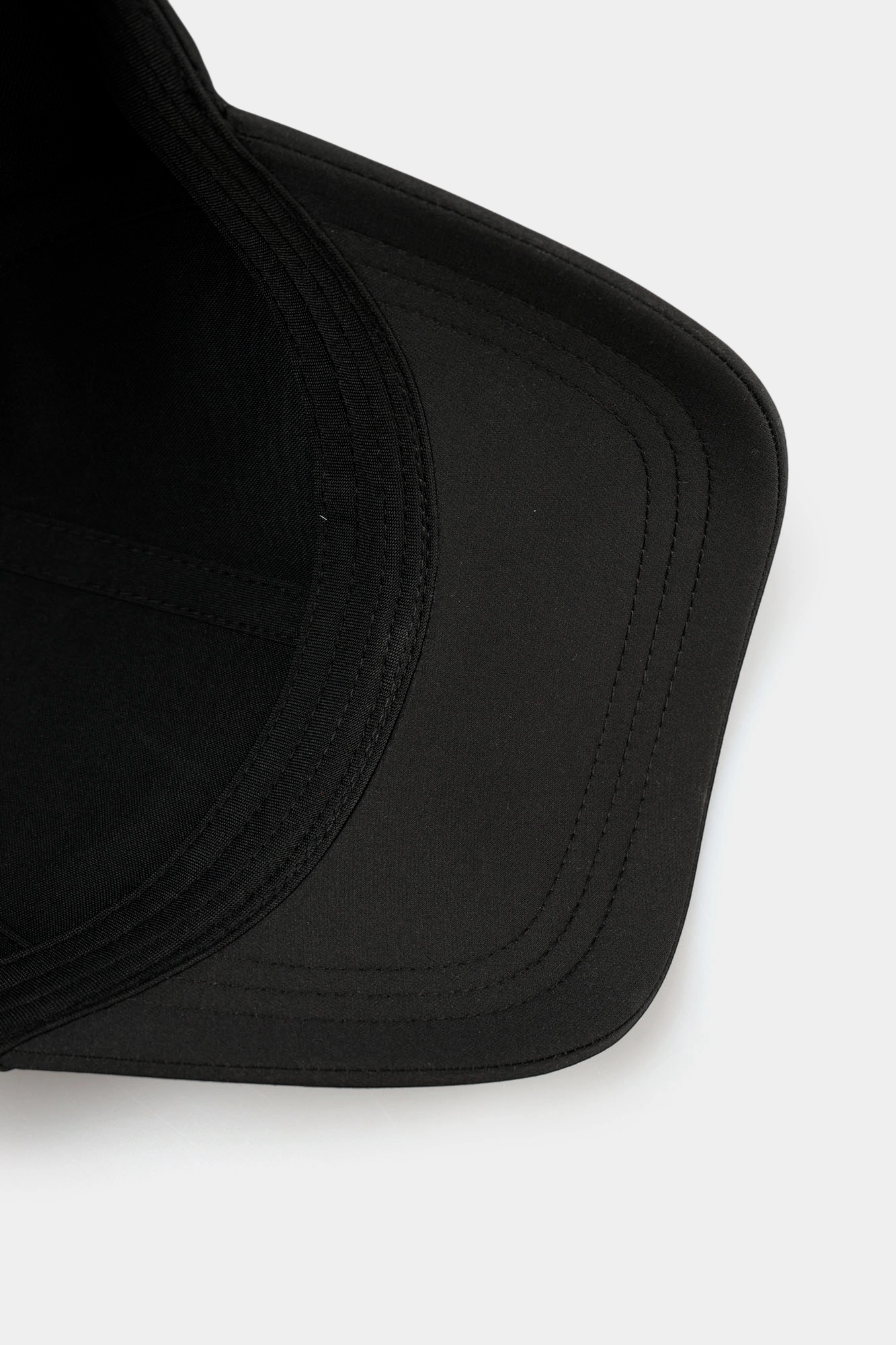 561124_805611 Кепка Karl Lagerfeld Черный