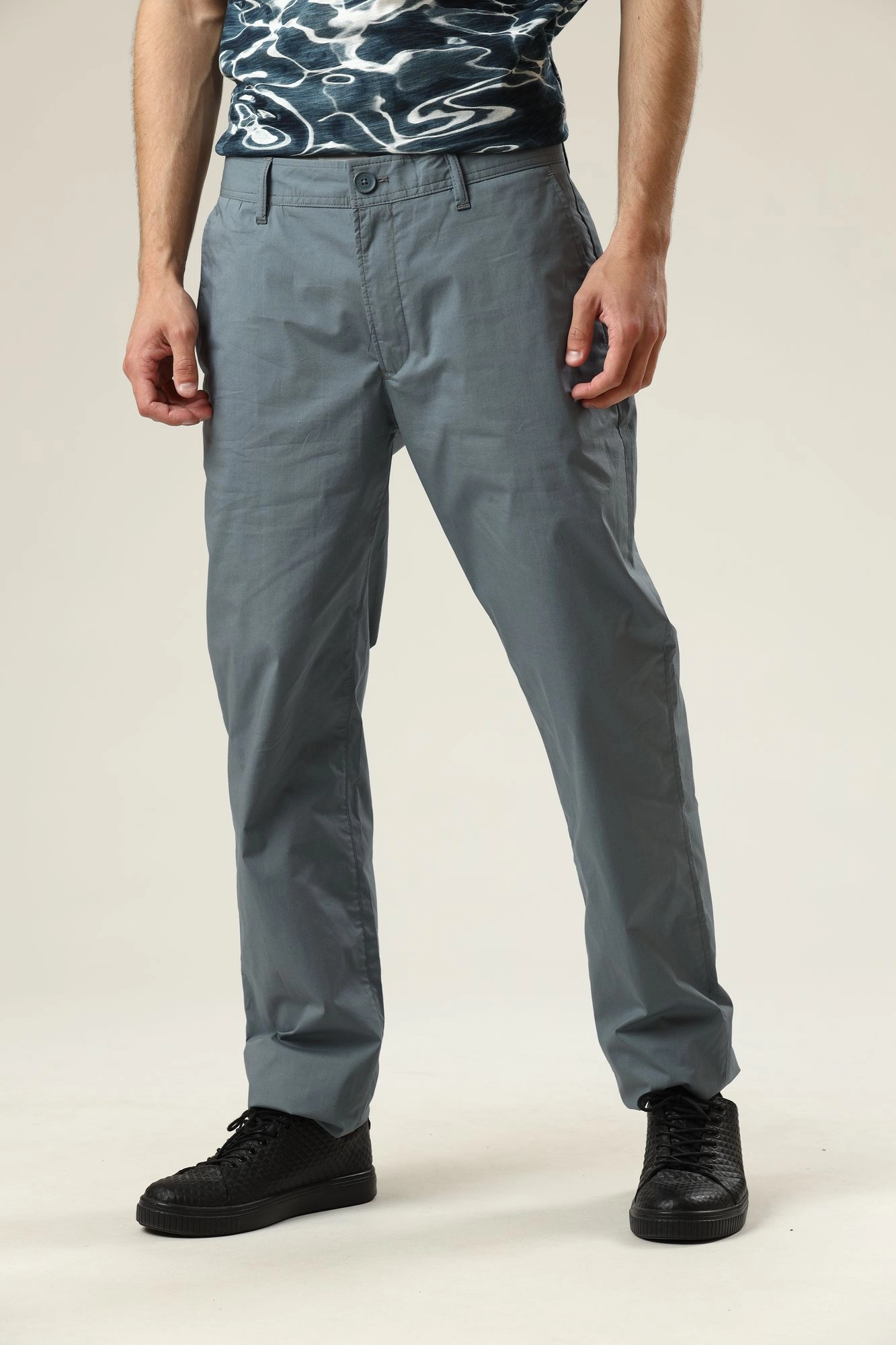 3KZP07_ZNTKZ Брюки трикотажные Armani Exchange Серый