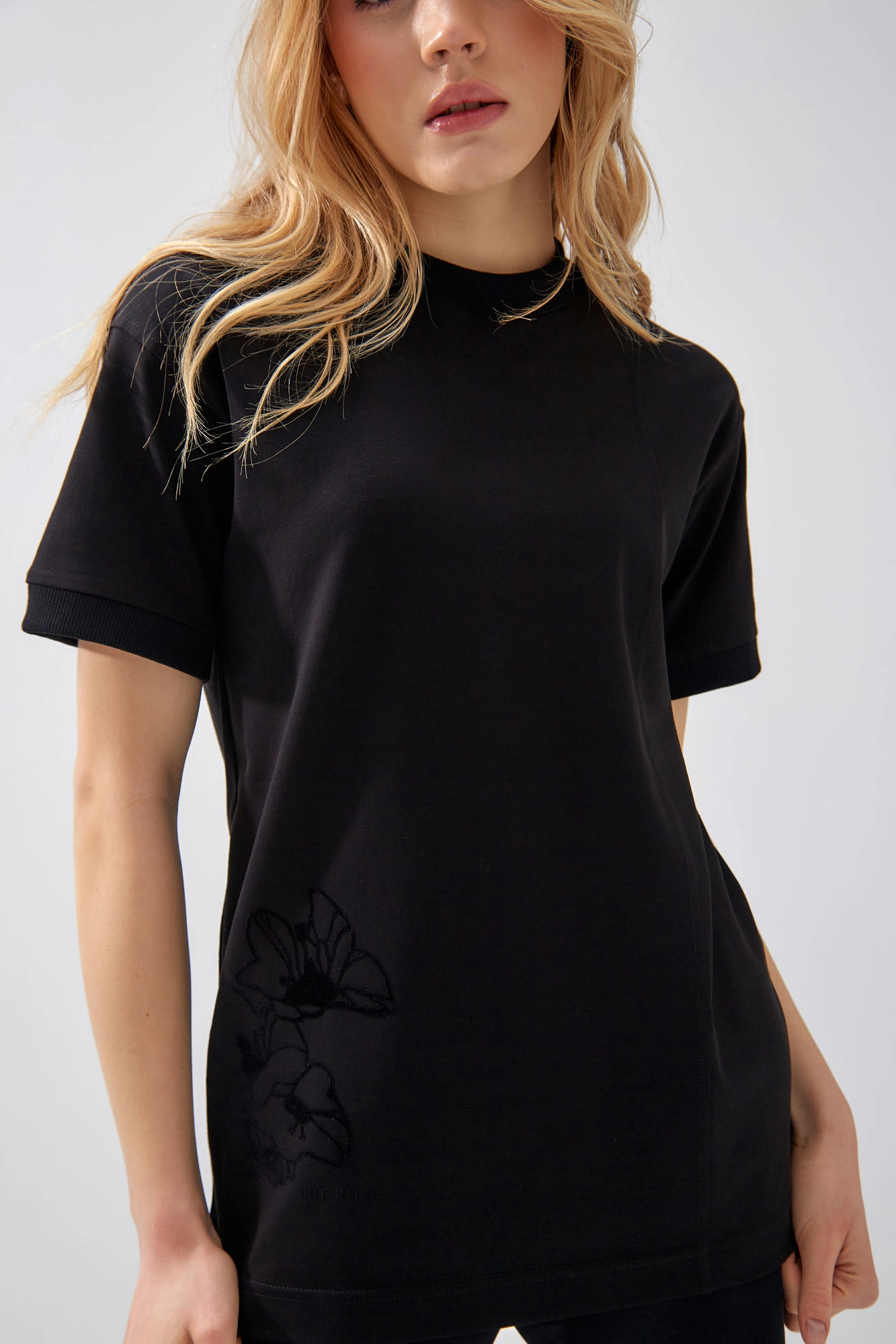 W-241-P-22-0064 футболка the hills 