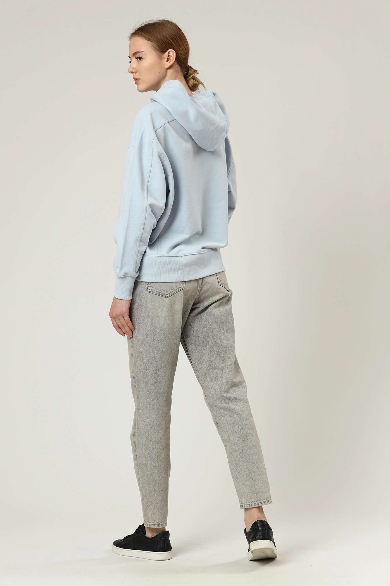 MOM JEAN Calvin Klein Jeans J20J217828 1BZ Med Online.ru