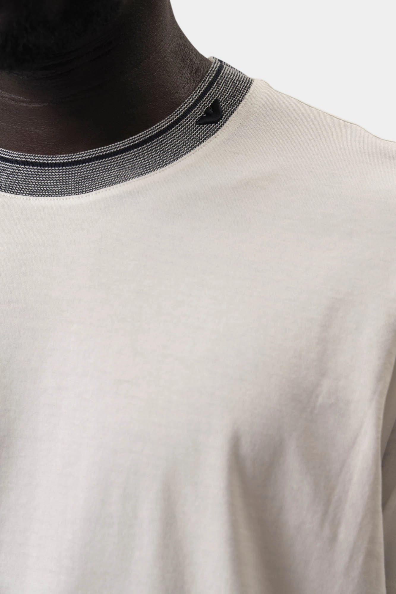 EM000853_AF12926 Футболка Emporio Armani Белый