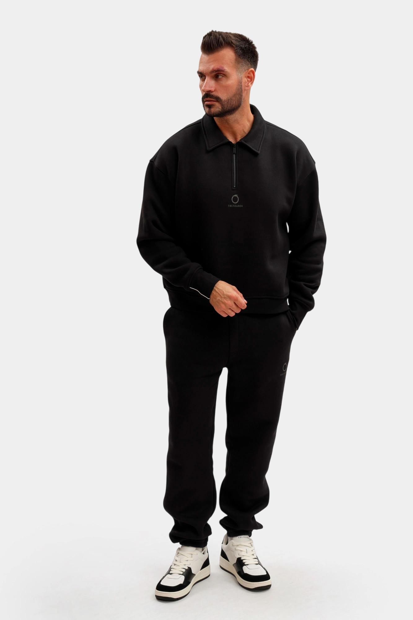 G8018000020N-MF504F02-8R0F Свитшот Trussardi Черный