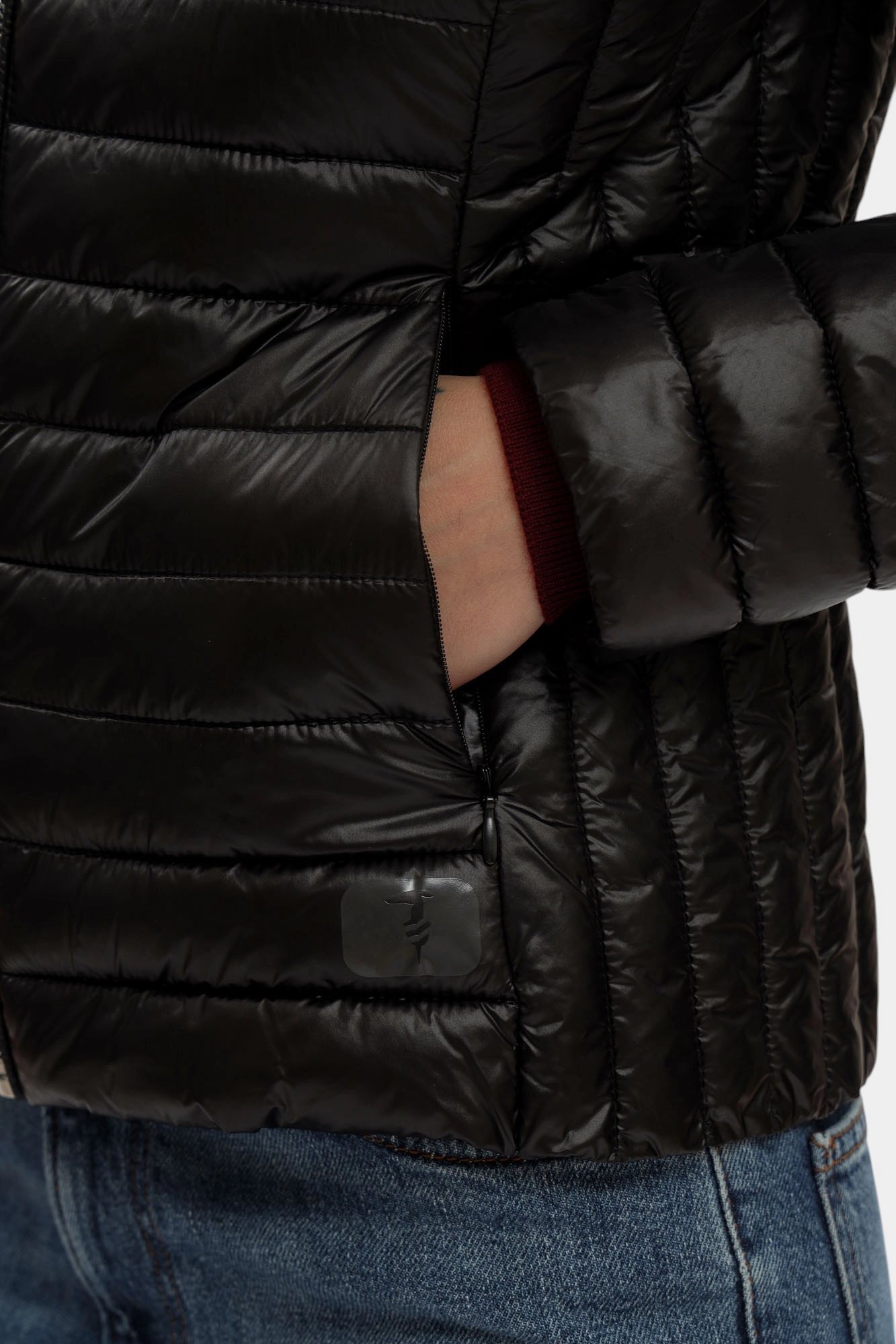 F326A000427N-WO800N31-08YU куртка trussardi 