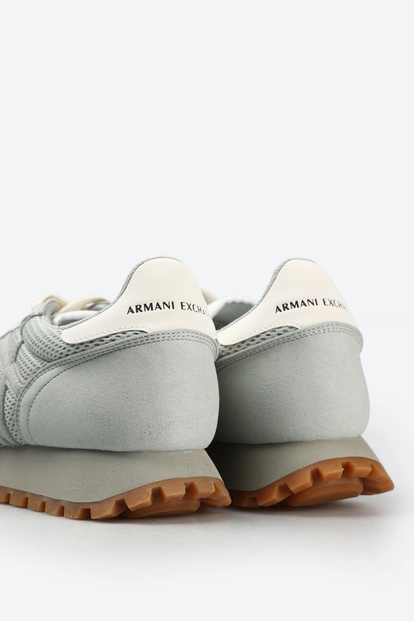 XUX169_XV660 Кроссовки Armani Exchange Серый
