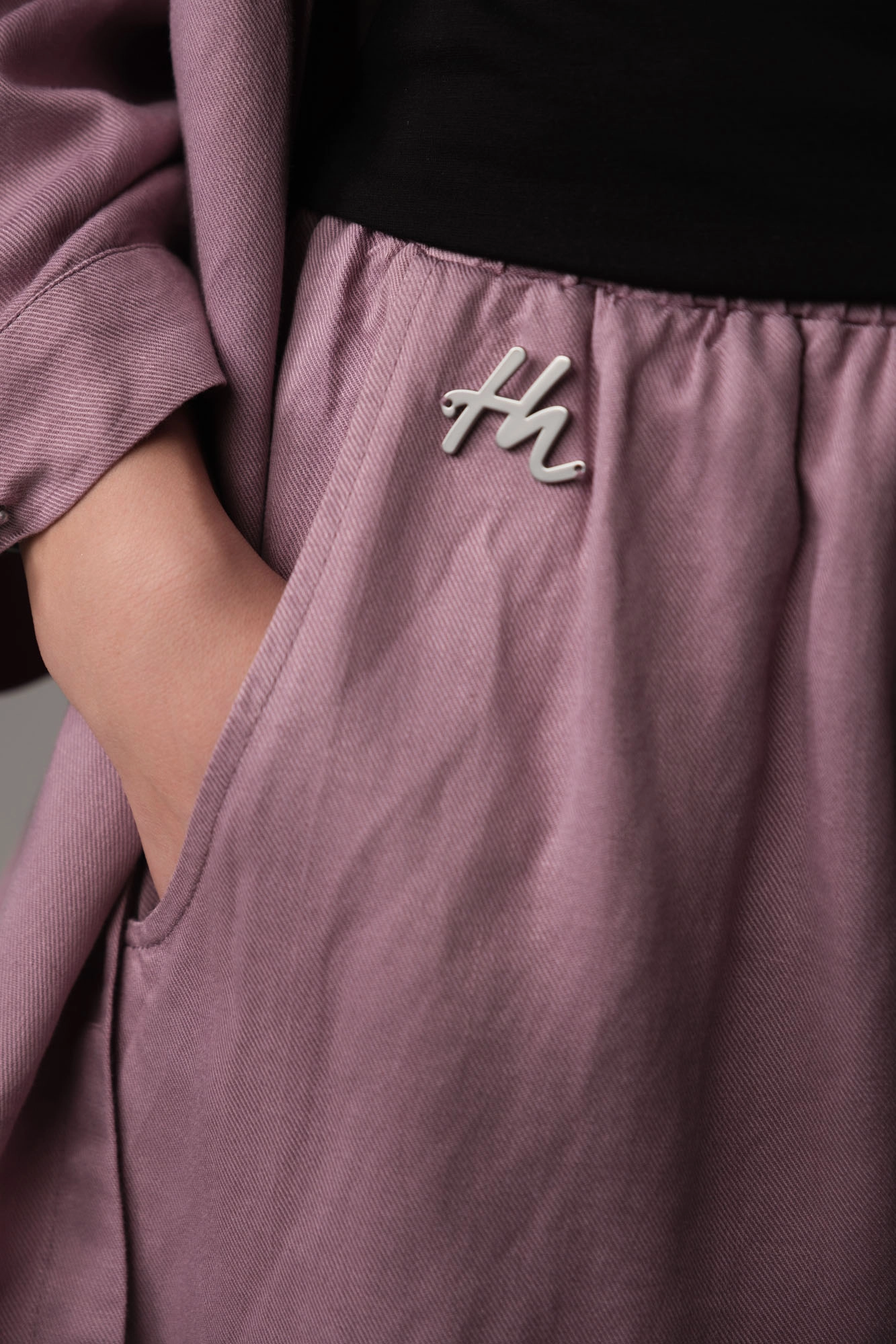 W-241-P-56-1070 шорты the hills