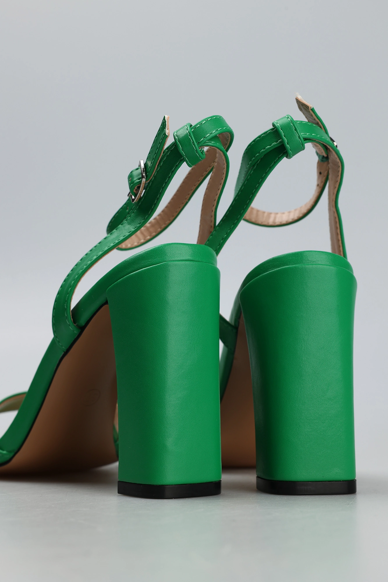 C347-L01 Босоножки Rio fiore Зеленый