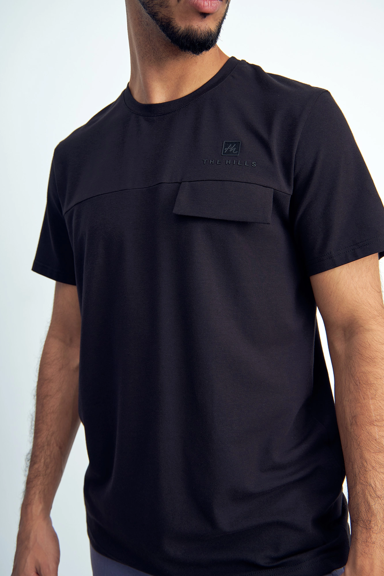 M-232-P-22-0051 Футболка The Hills Черный