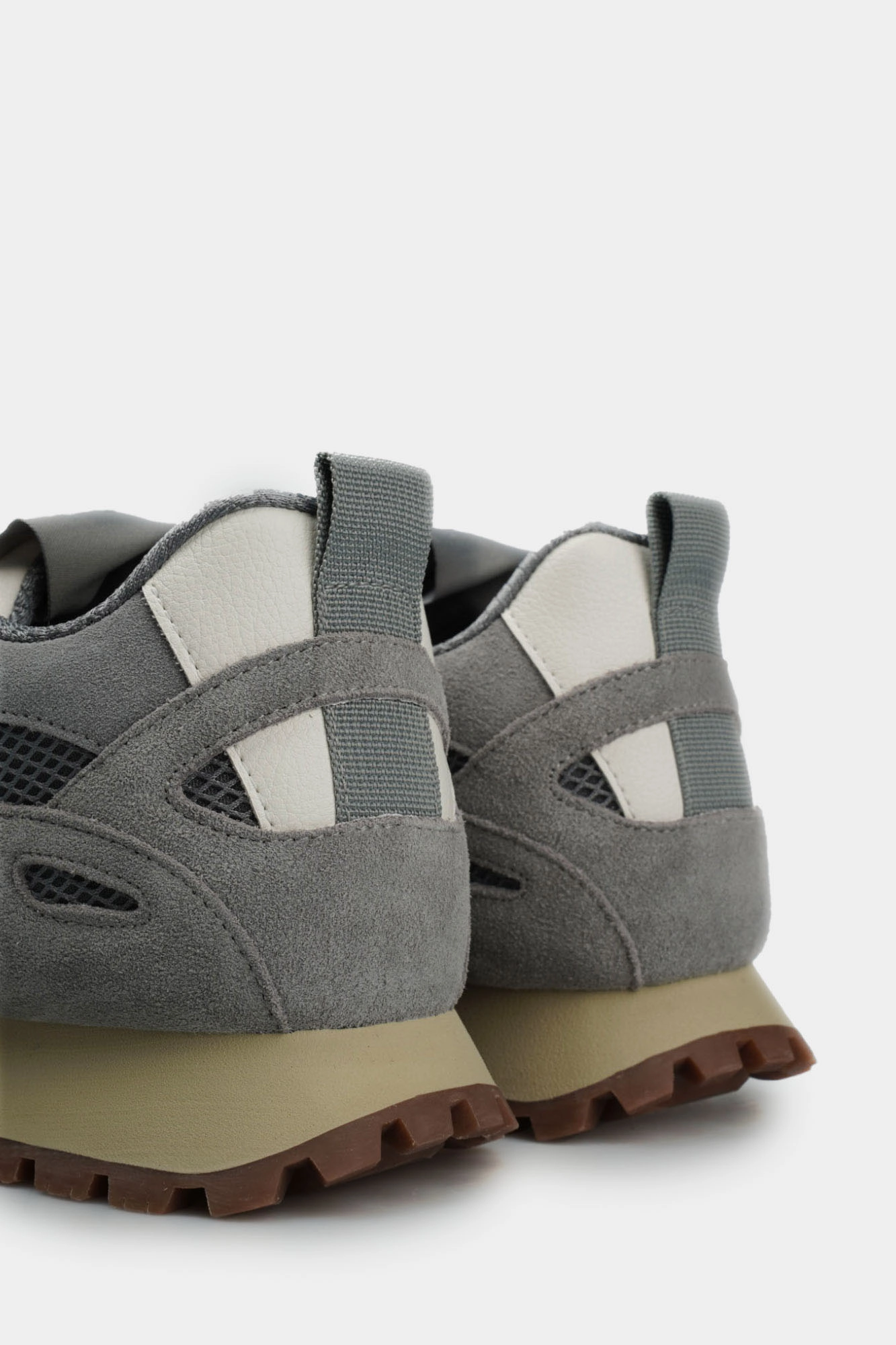 XUX264_XV956 Кроссовки Armani Exchange Серый