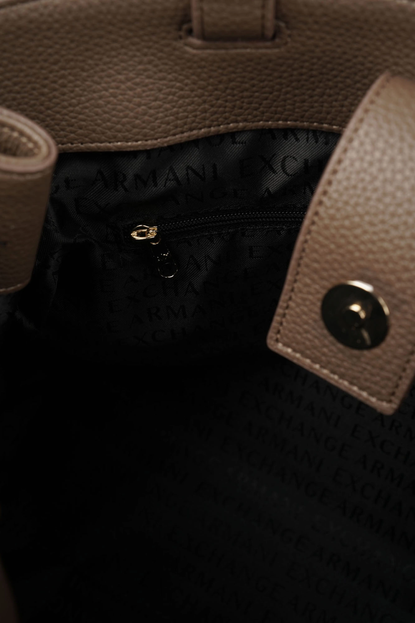 XW000285_AF11902 Сумка Armani Exchange Коричневый