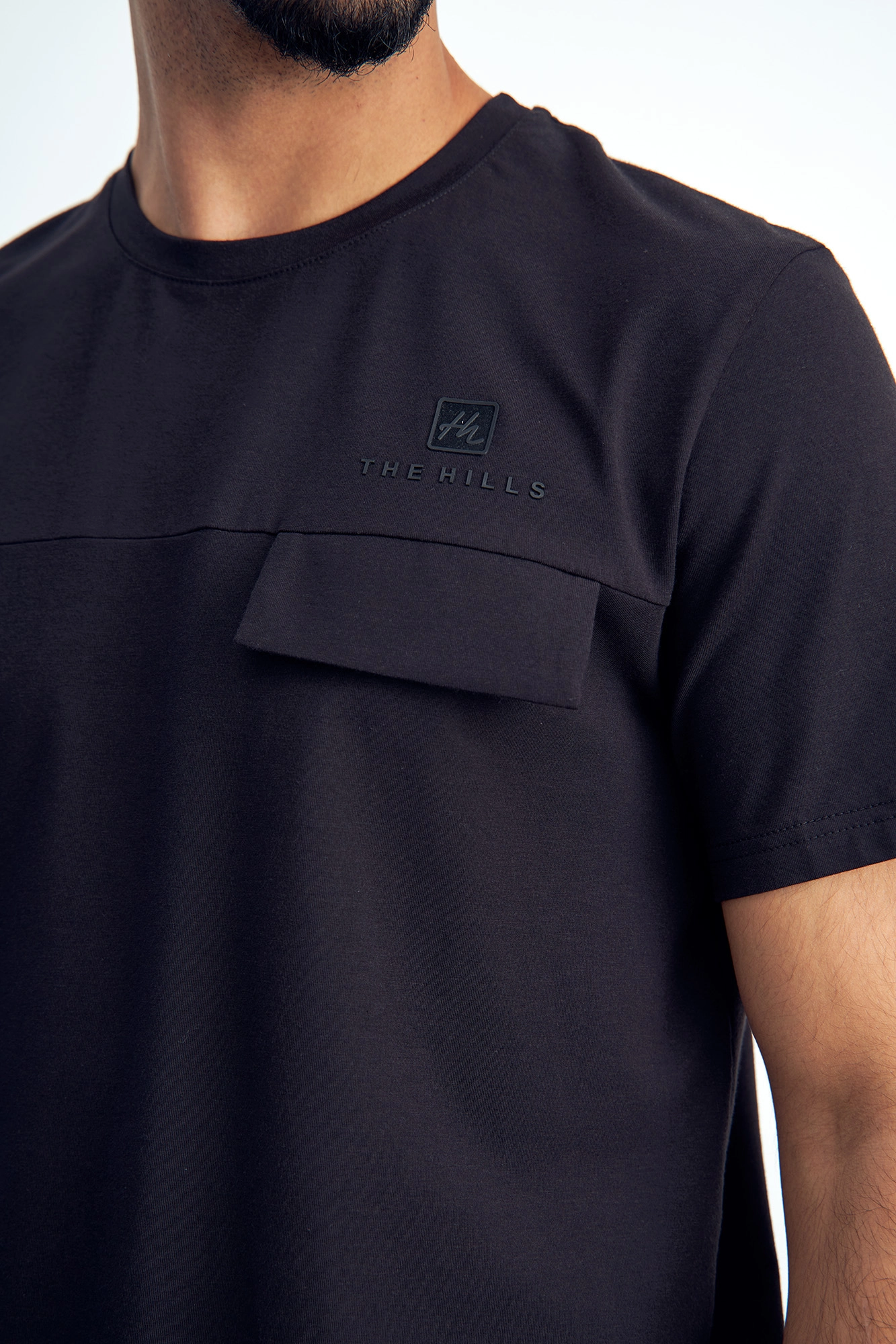 M-232-P-22-0051 Футболка The Hills Черный