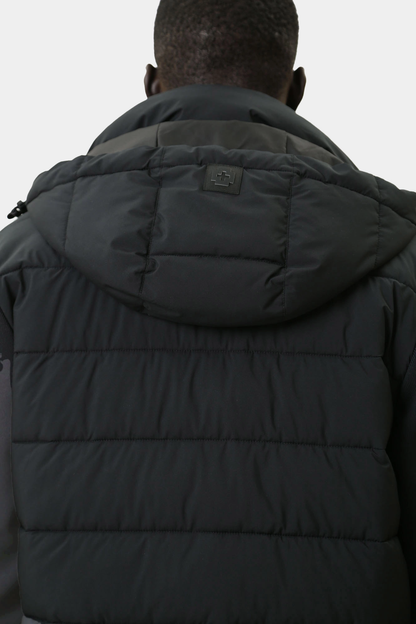 30040802_10013080 Куртка Strellson Черный