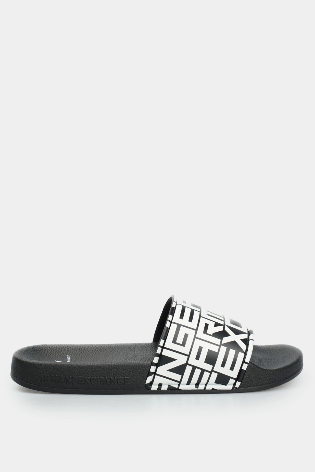 XUP004_XV679_N814 Шлепанцы Armani Exchange Черный