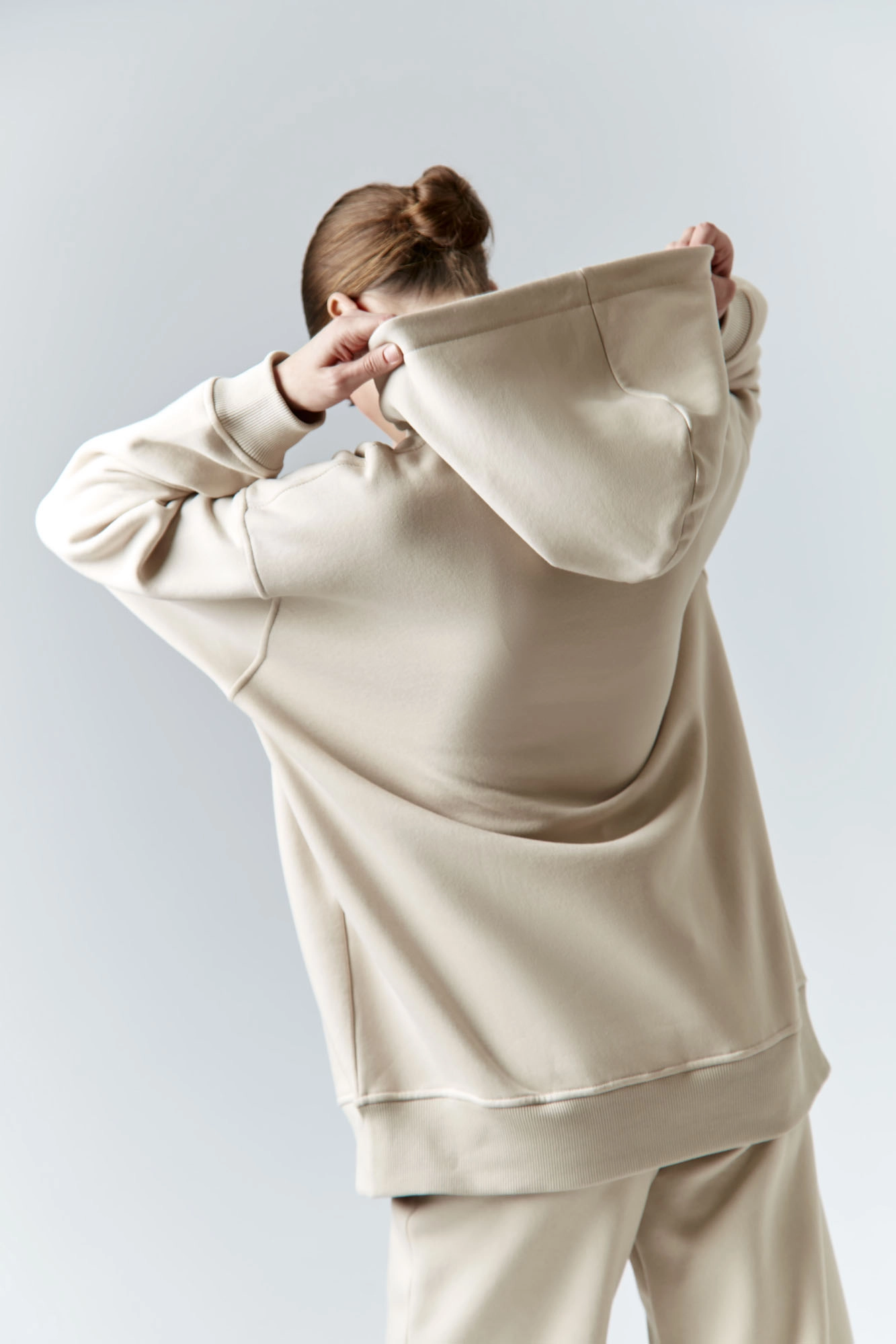 W-242-P-43-0035 худи the hills 