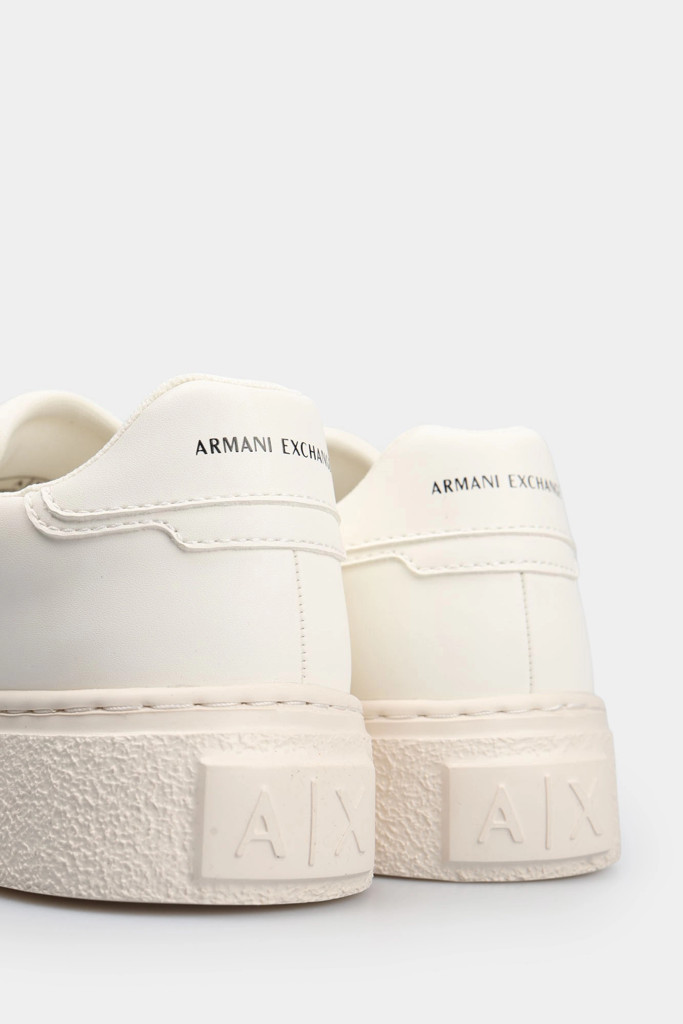 XM001936_AF17449 Кеды Armani Exchange Белый