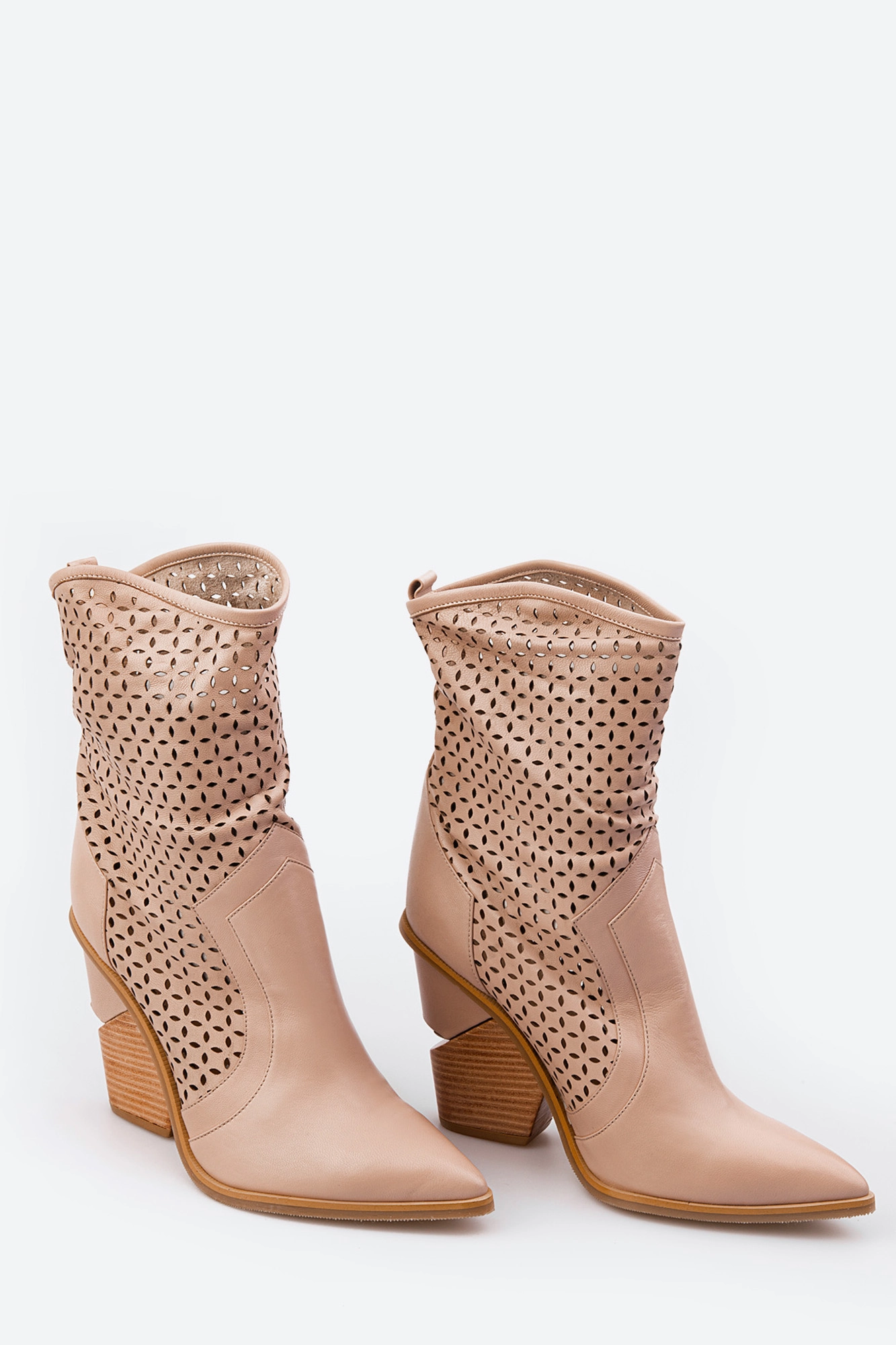 11-12347 Ботинки казаки Marc Cony Бежевый