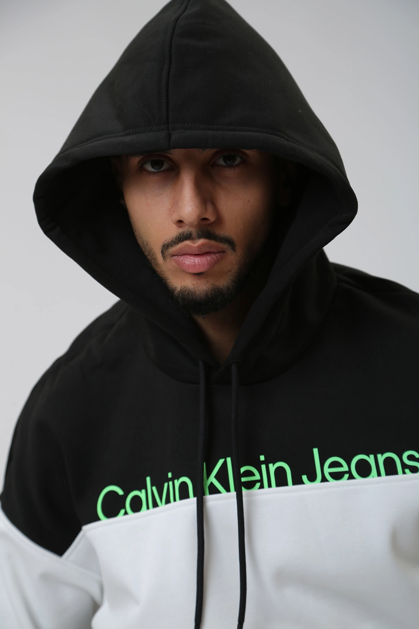 J30J324089 Худи Calvin Klein Jeans Белый