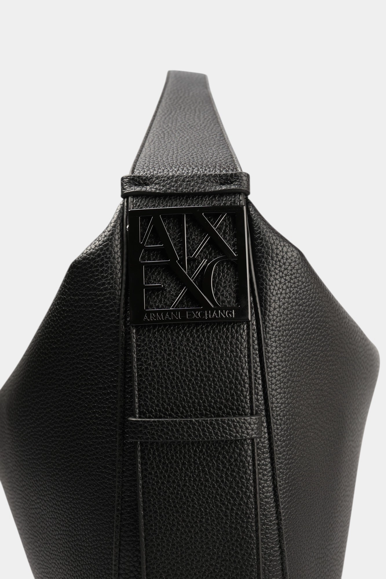XW000915_AF11902 Сумка Armani Exchange Черный