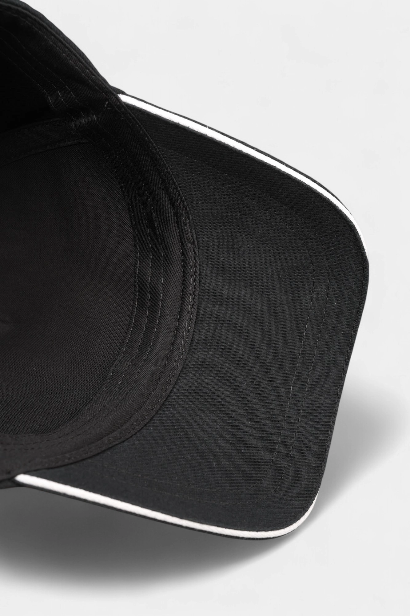 627920_CC990 Кепка Emporio Armani Черный