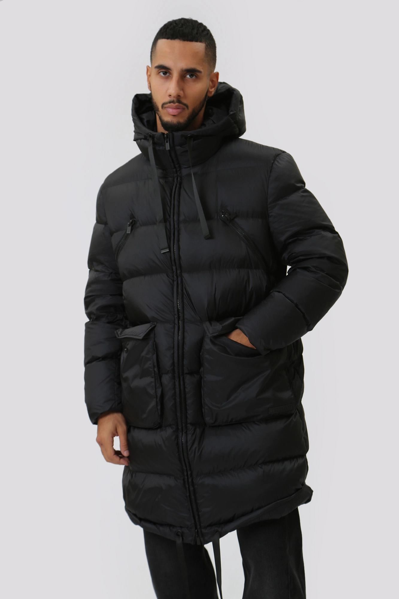 52S00976-1T006318 Пальто пуховое Trussardi Черный