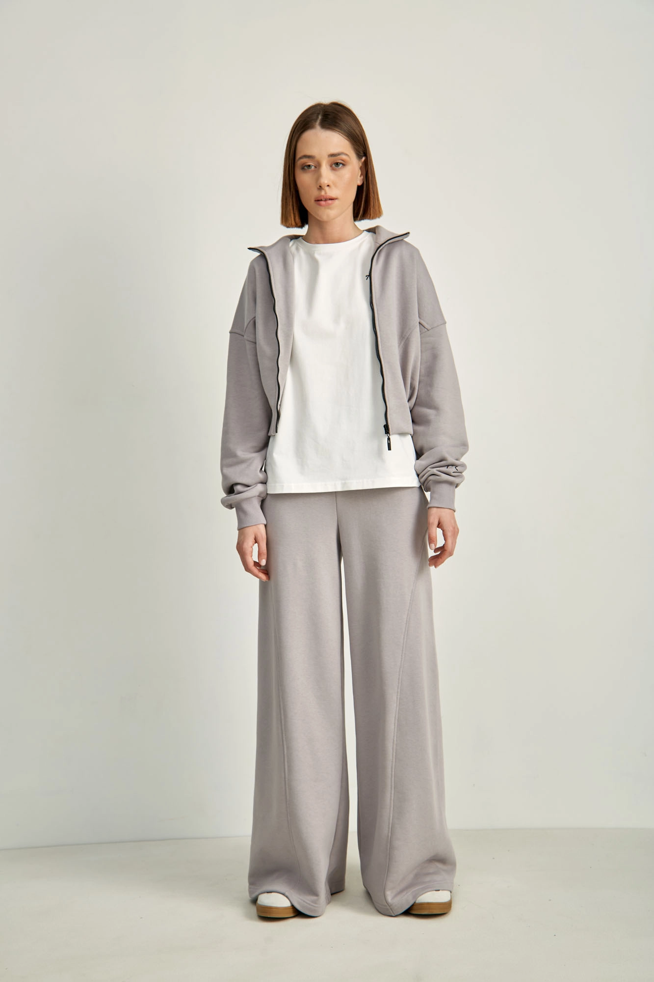 W-241-P-11-0091 тректоп the hills