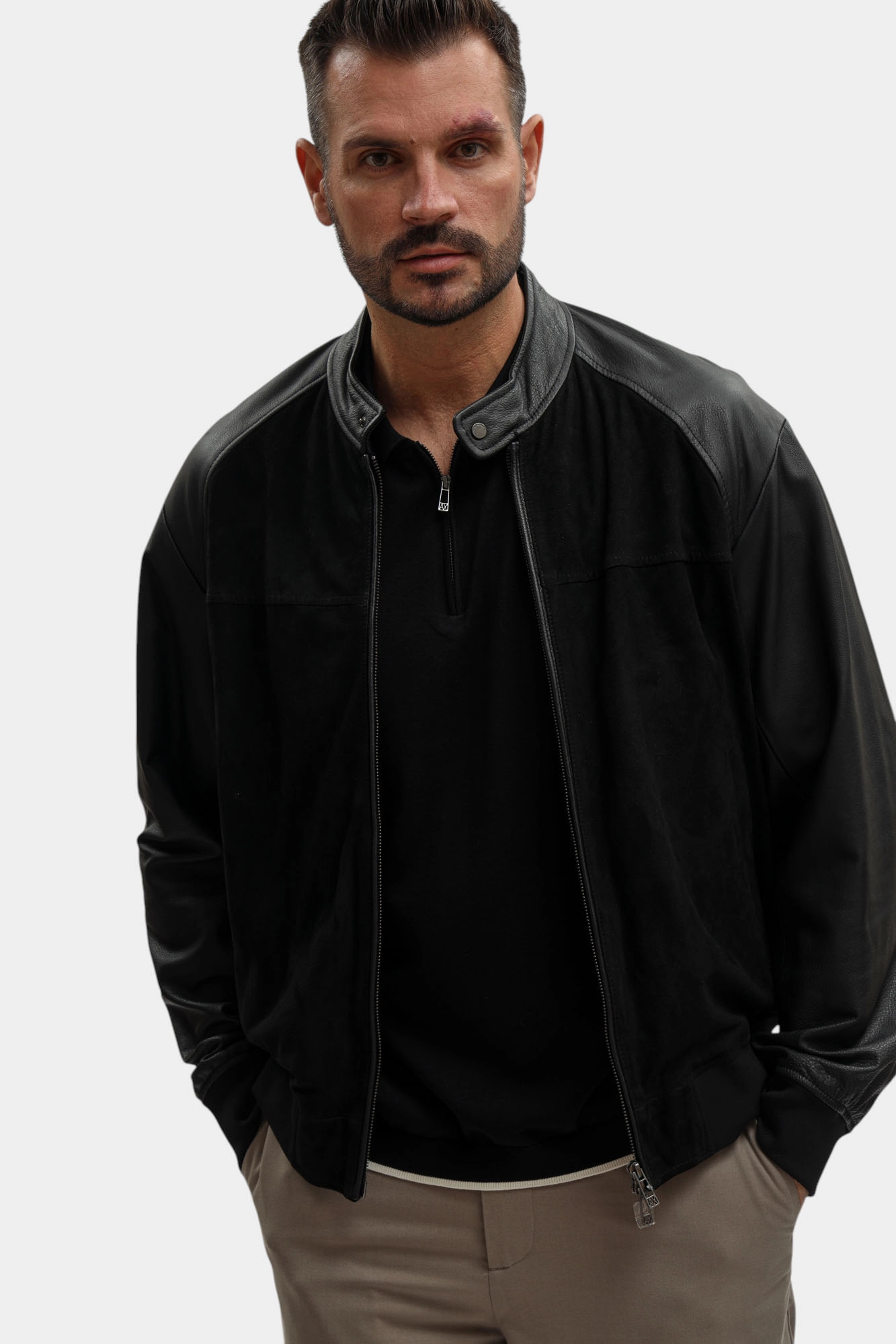 XM002240_AF21549 Куртка кожаная Armani Exchange Черный