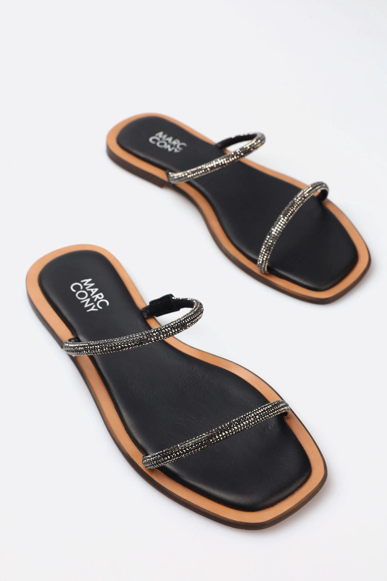 18-107-01 Сабо Marc Cony Черный