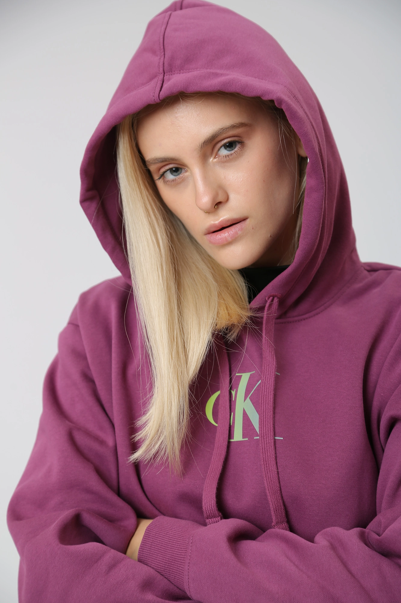 J20J222346 худи calvin klein jeans 