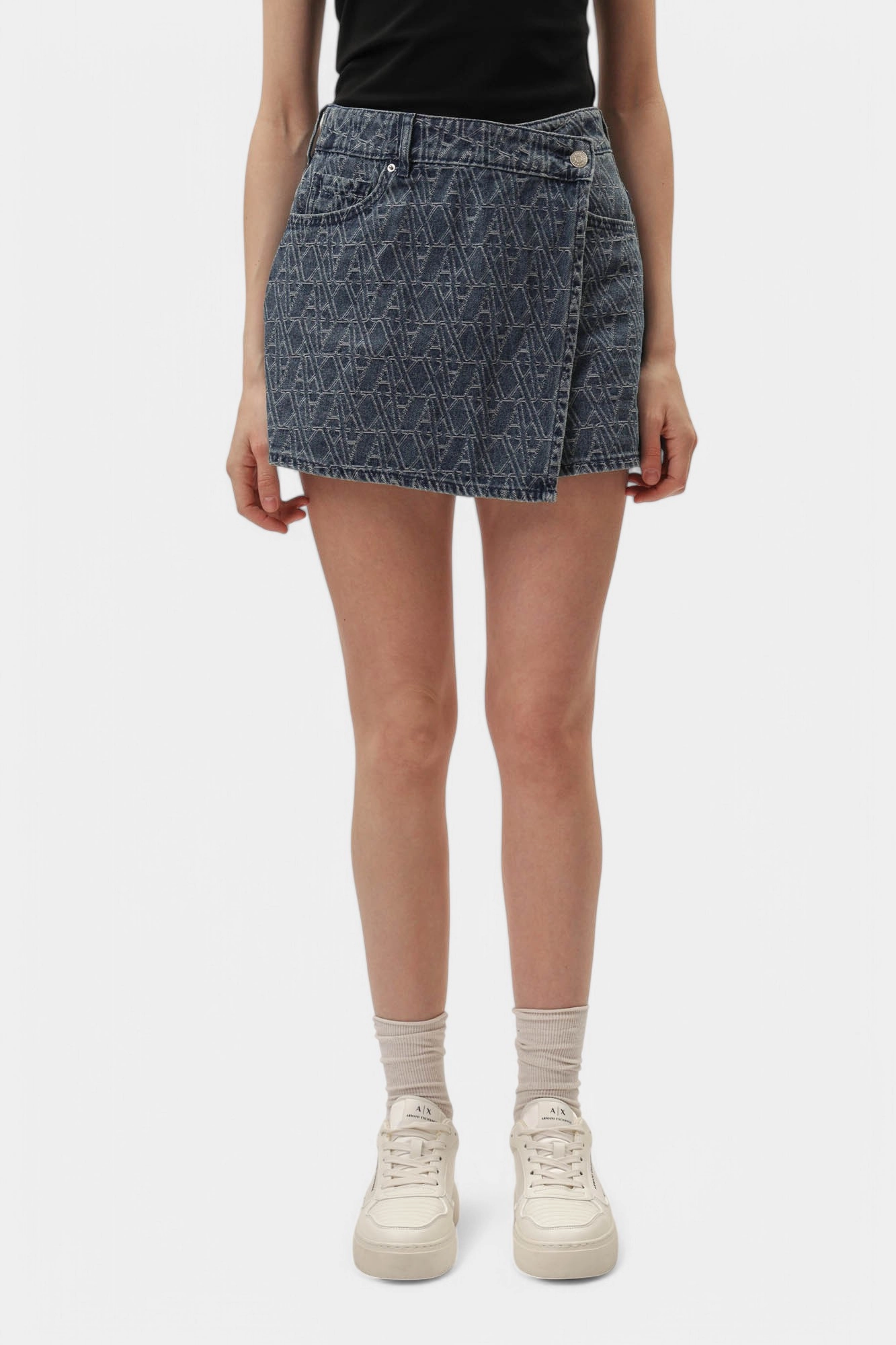 XW000555_AF12844 шорты джинсовые armani exchange 