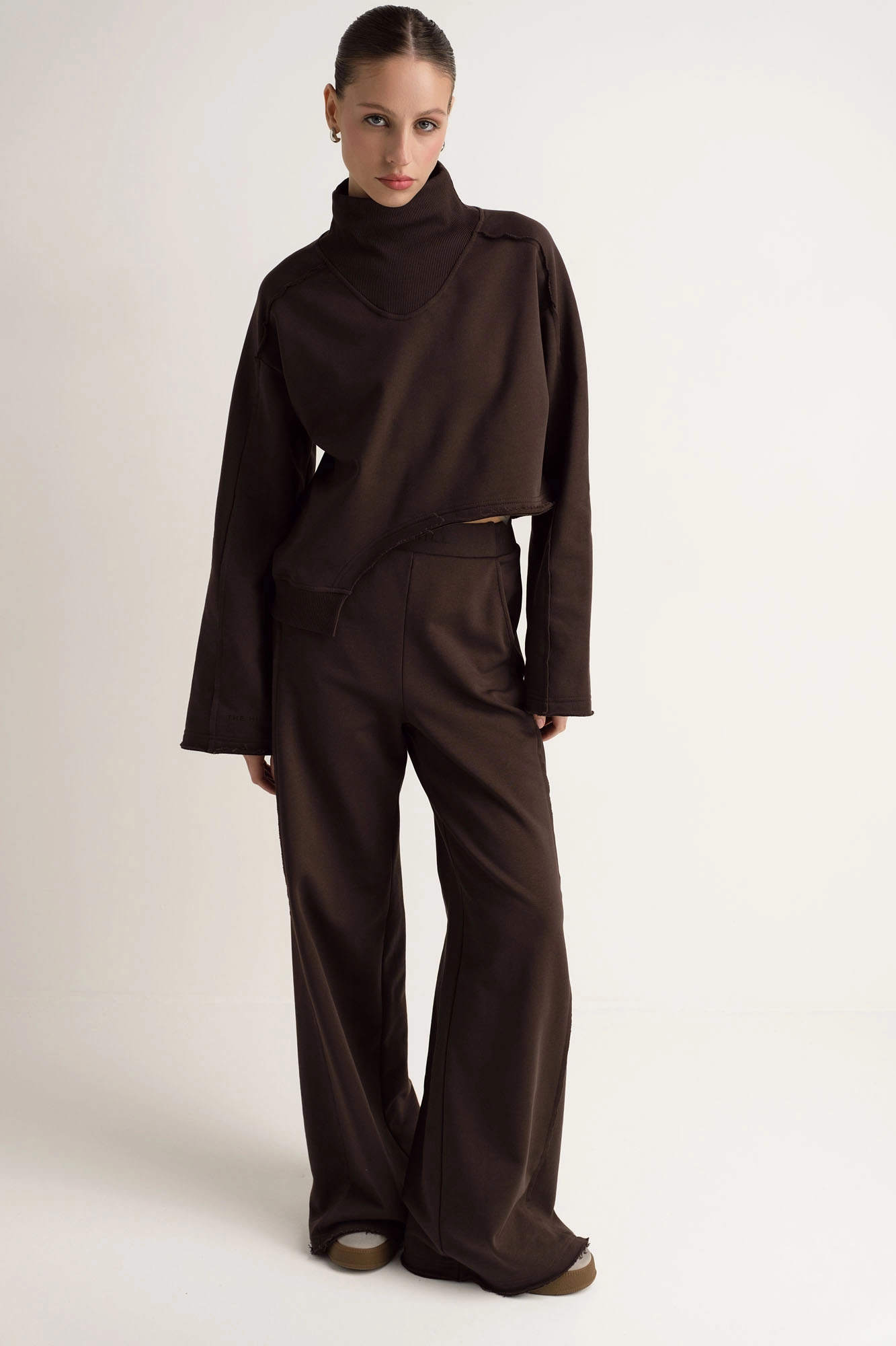 W-242-P-43-0006 свитшот the hills 