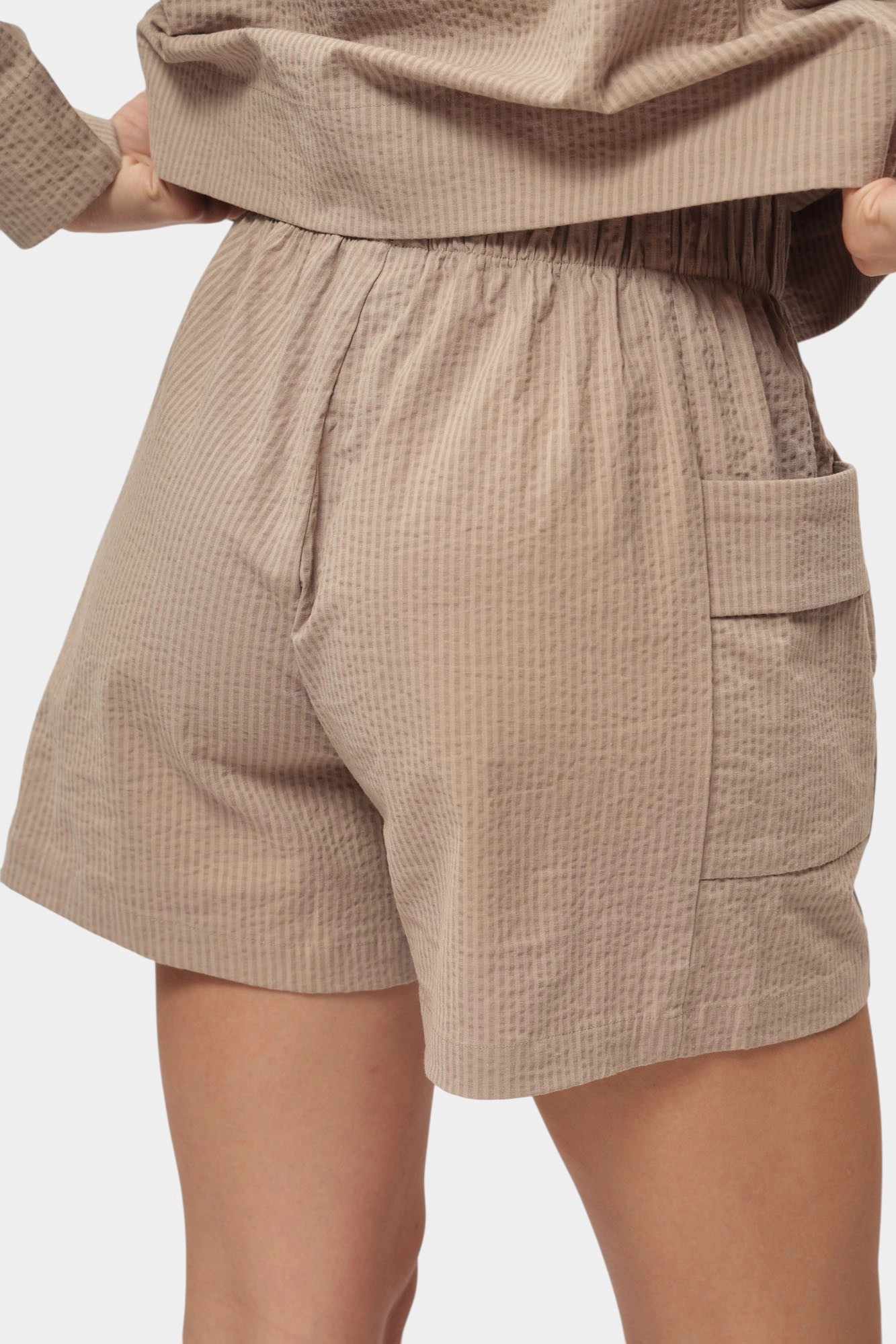 7W000164_AF12506 шорты ea7 