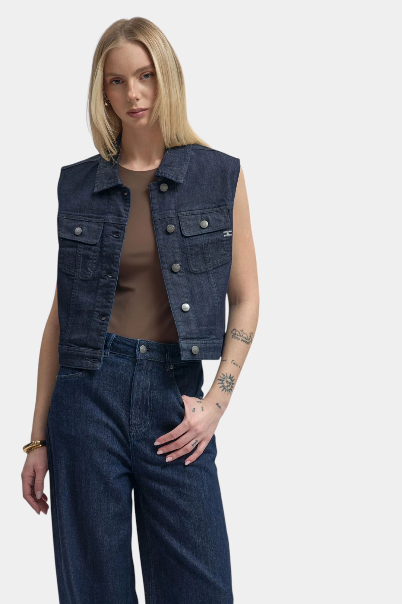 W-261-FT-56-FF004 жилет the hills 