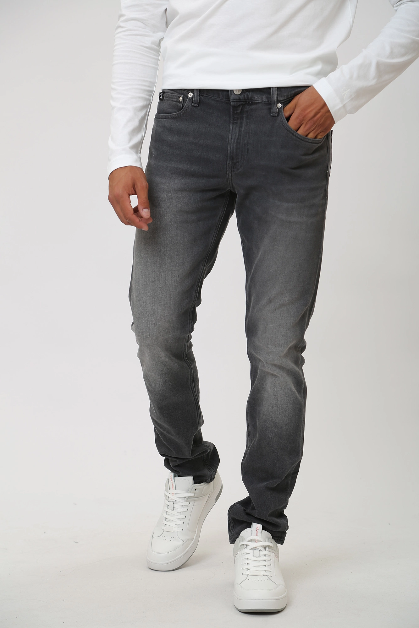 J30J323349 Брюки джинсовые Calvin Klein Jeans  Calvin Klein Jeans Серый