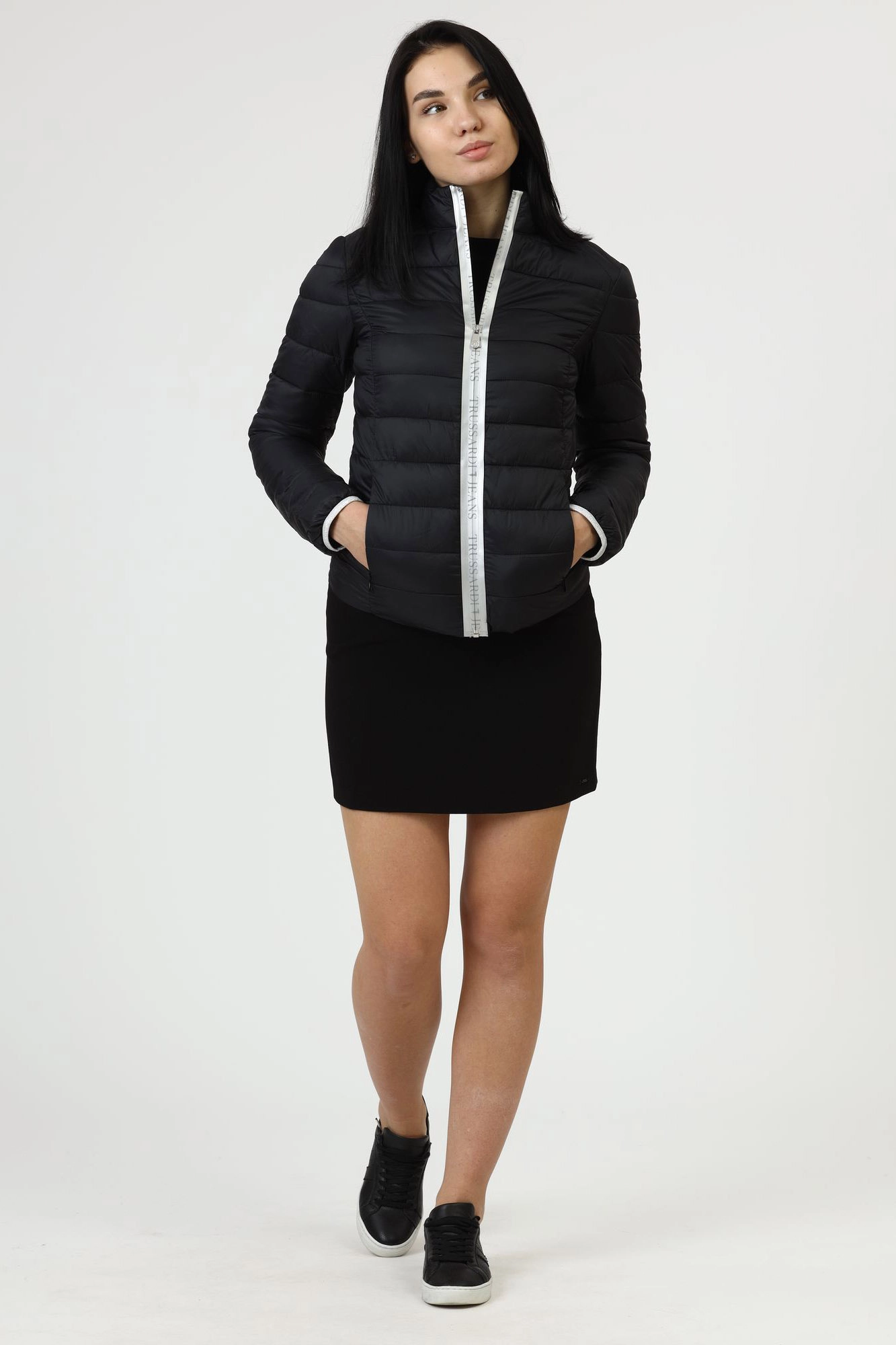 56S00353-1T001596 куртка пуховая trussardi