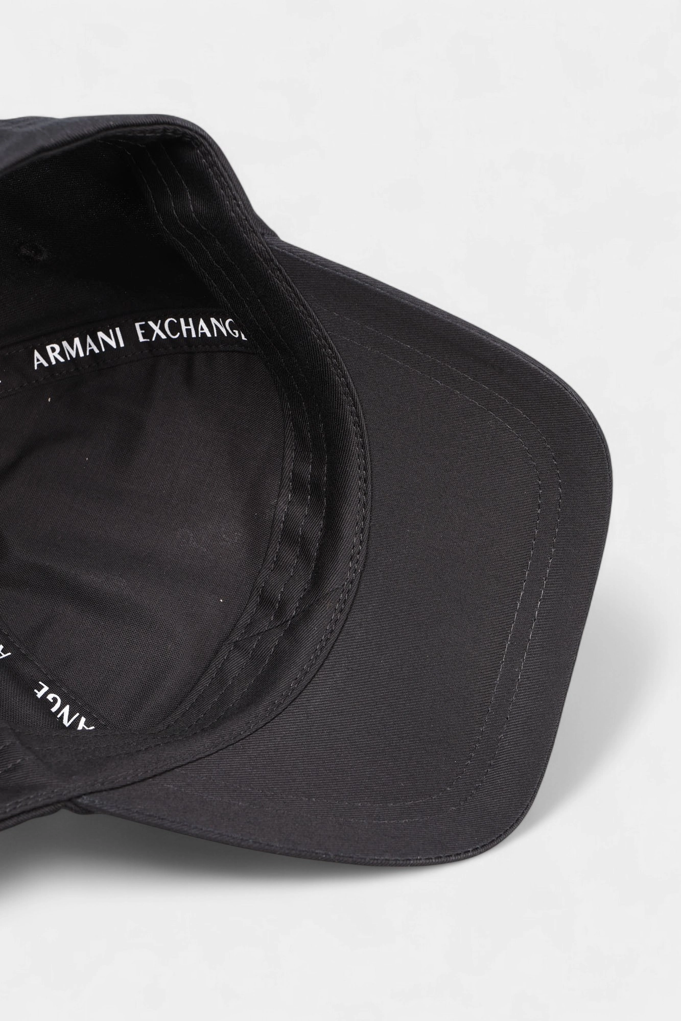 XW000889_AF13445 Кепка Armani Exchange Черный