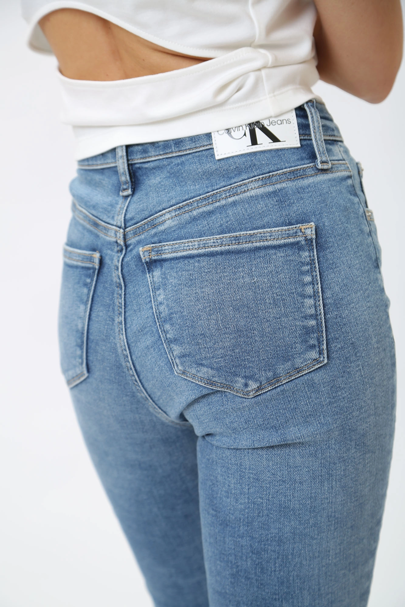 HIGH RISE SUPER SKINNY Calvin Klein Jeans J20J222773 1A4 Med Online.ru