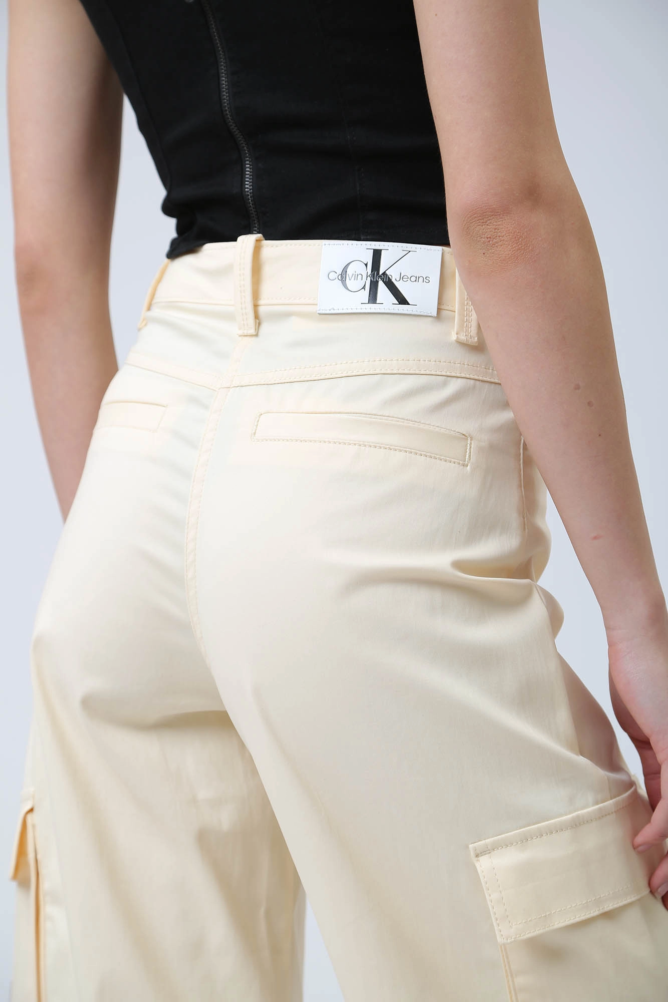 J20J222607 брюки calvin klein jeans 