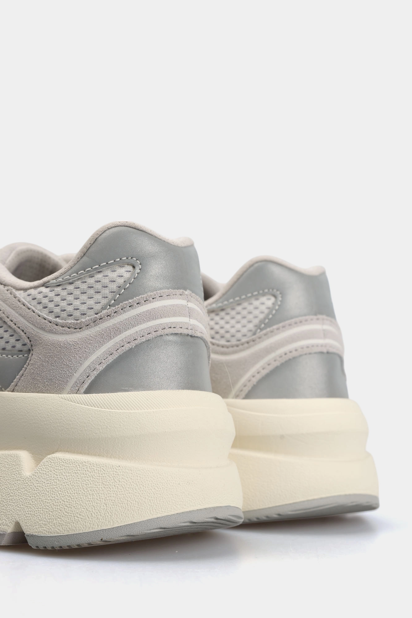 X8X237_XK425 Кроссовки EA7 Серый