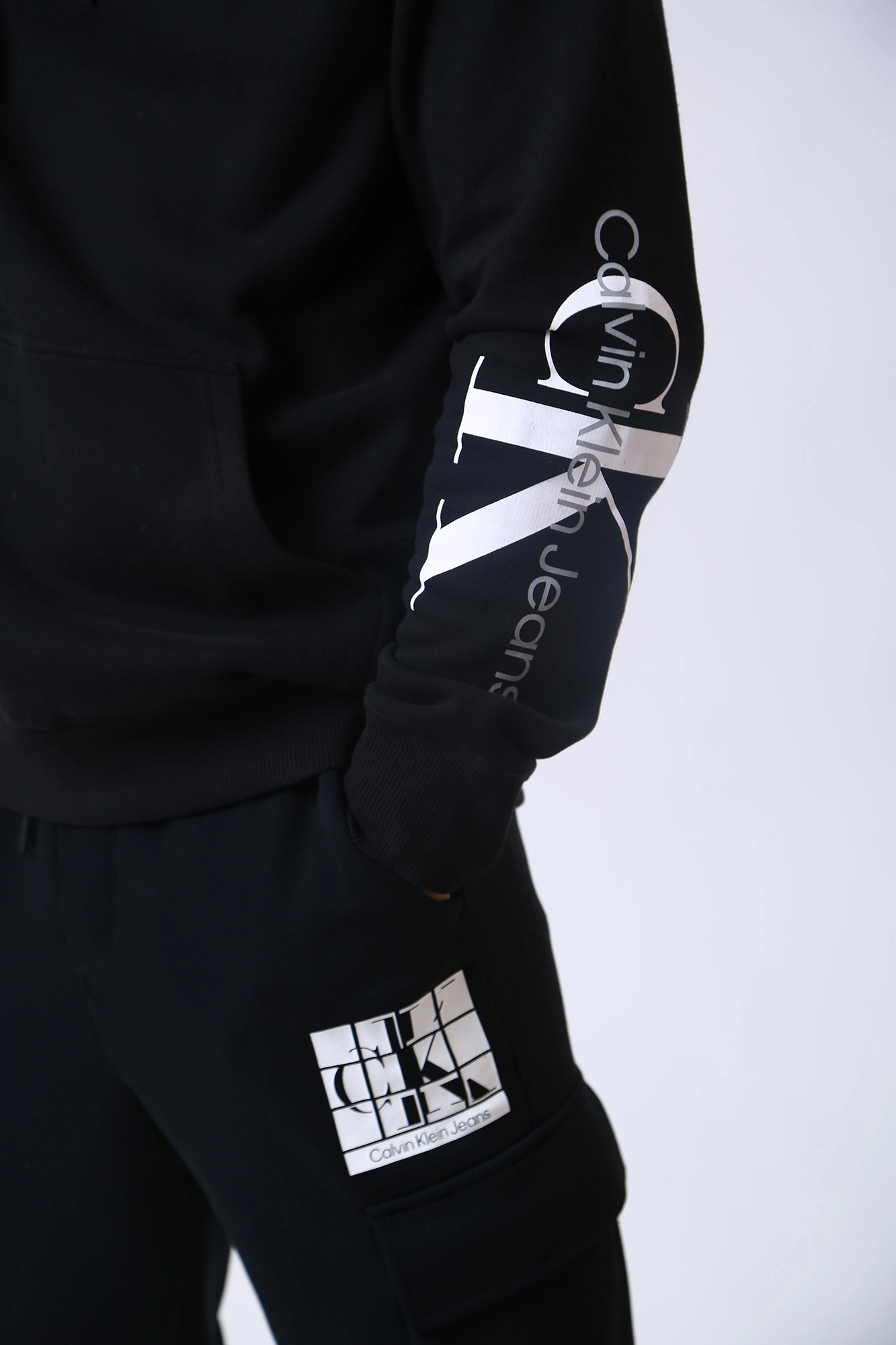 J30J323023 Худи Calvin Klein Jeans Черный