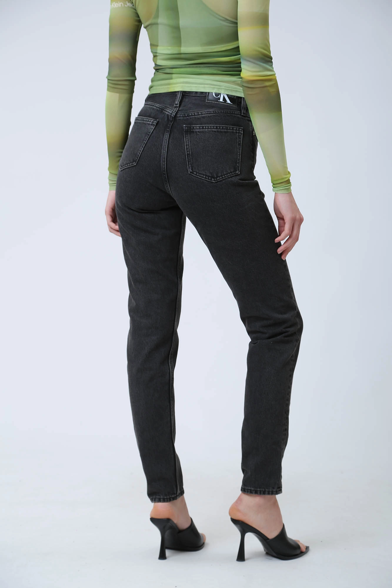 MOM JEANS Calvin Klein Jeans J20J222150 1BY Med Online.ru