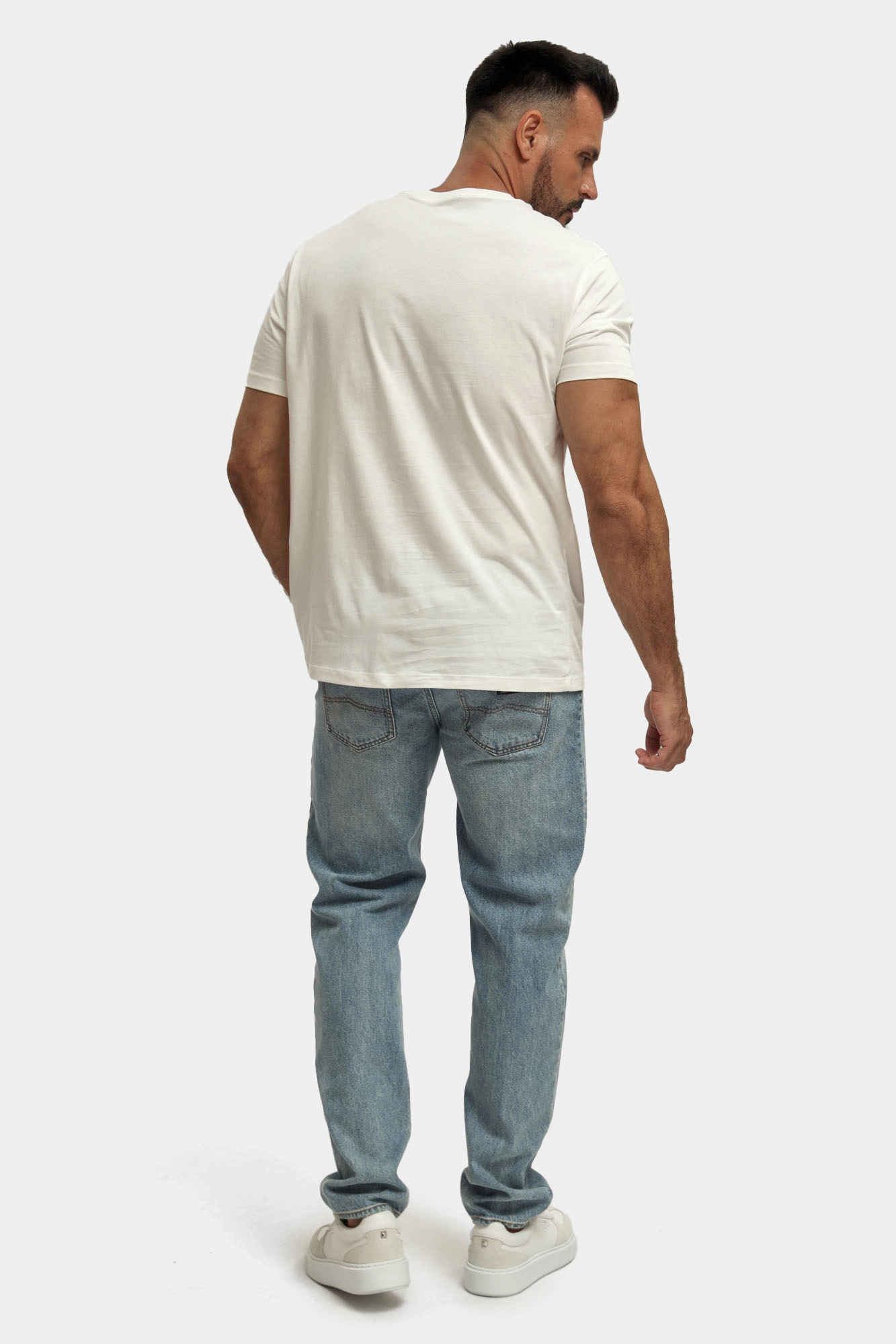 8NZJ13_Z2P1Z_1500 Джинсы Armani Exchange Голубой