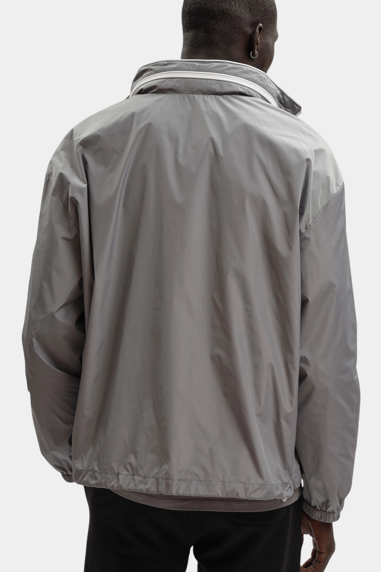 561557_505009 Куртка Karl Lagerfeld Серый