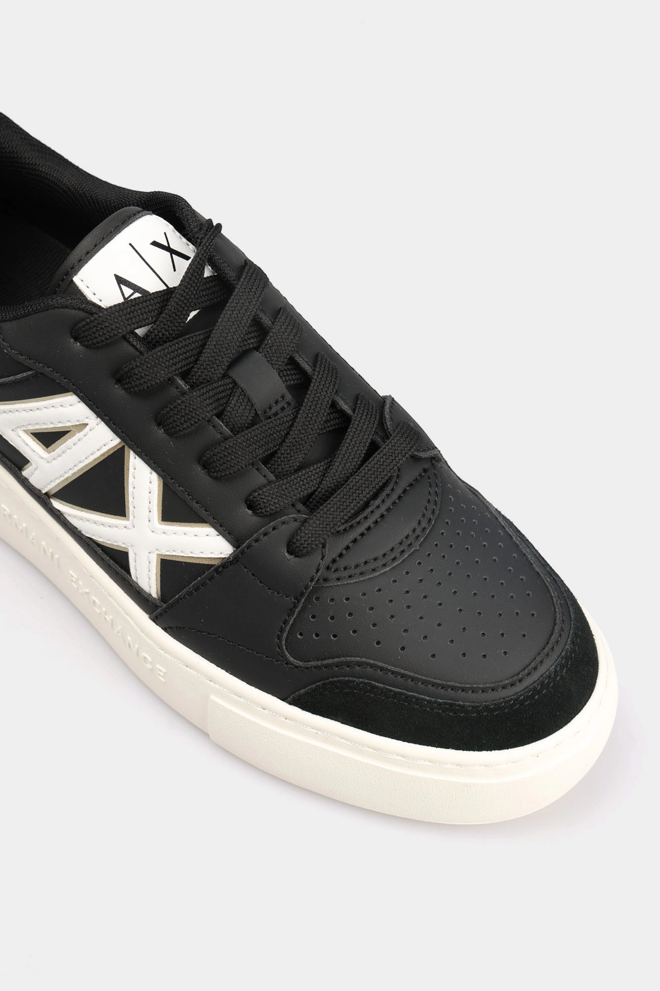 XDX147_XV830 Кеды Armani Exchange Черный