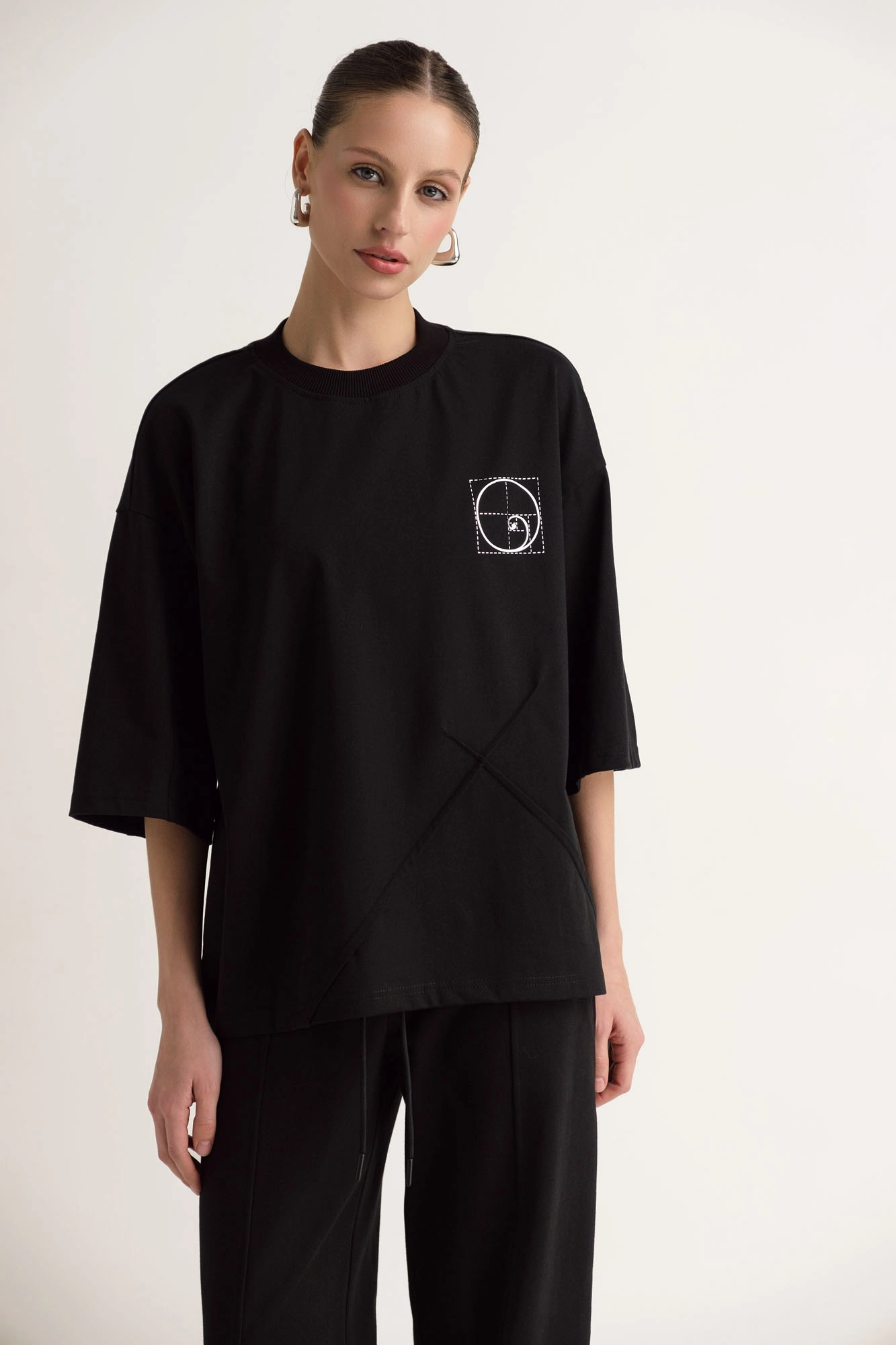 W-242-P-22-0032 футболка the hills