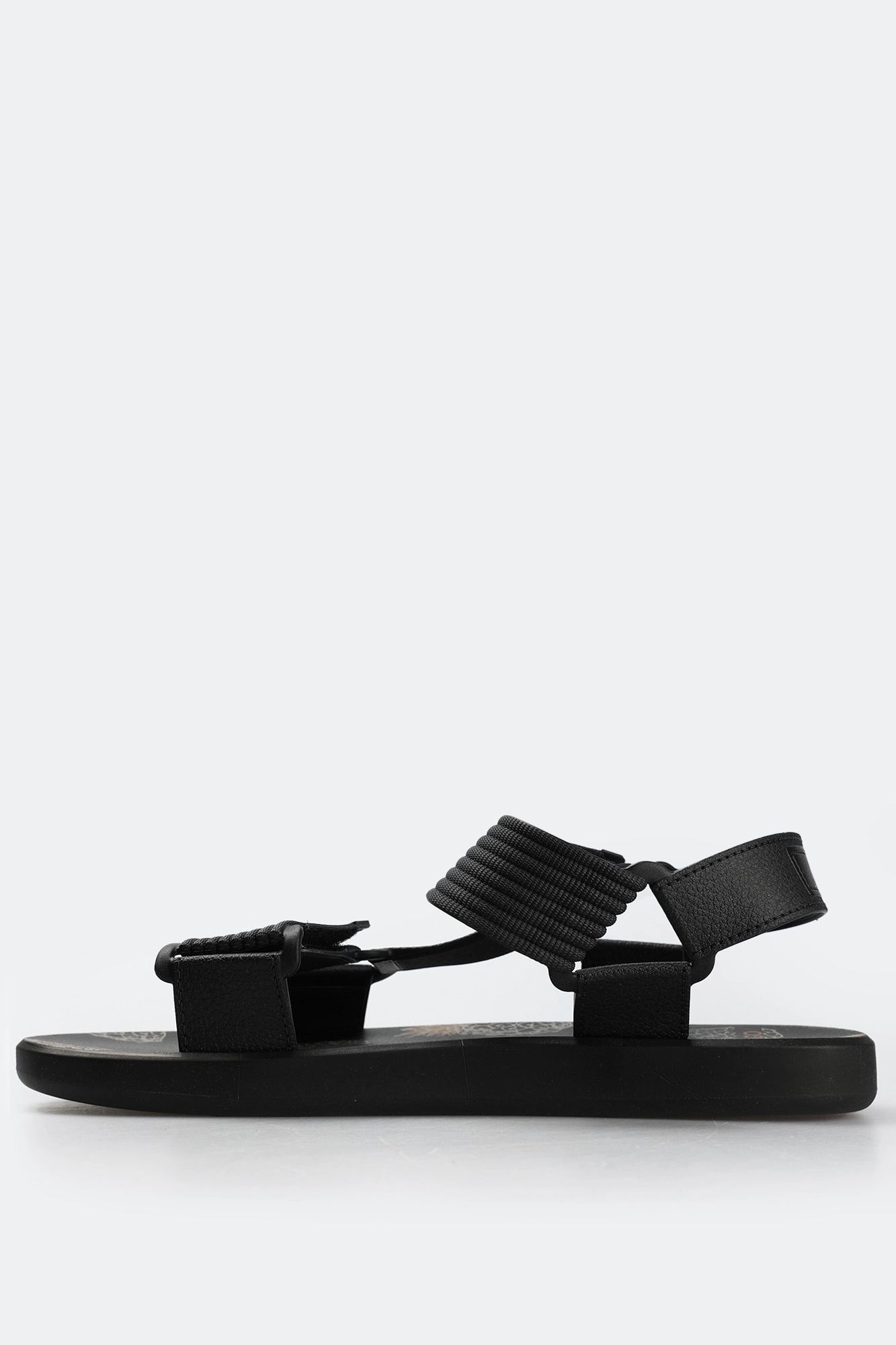 11867-AE15 Сандалии Cartago Черный