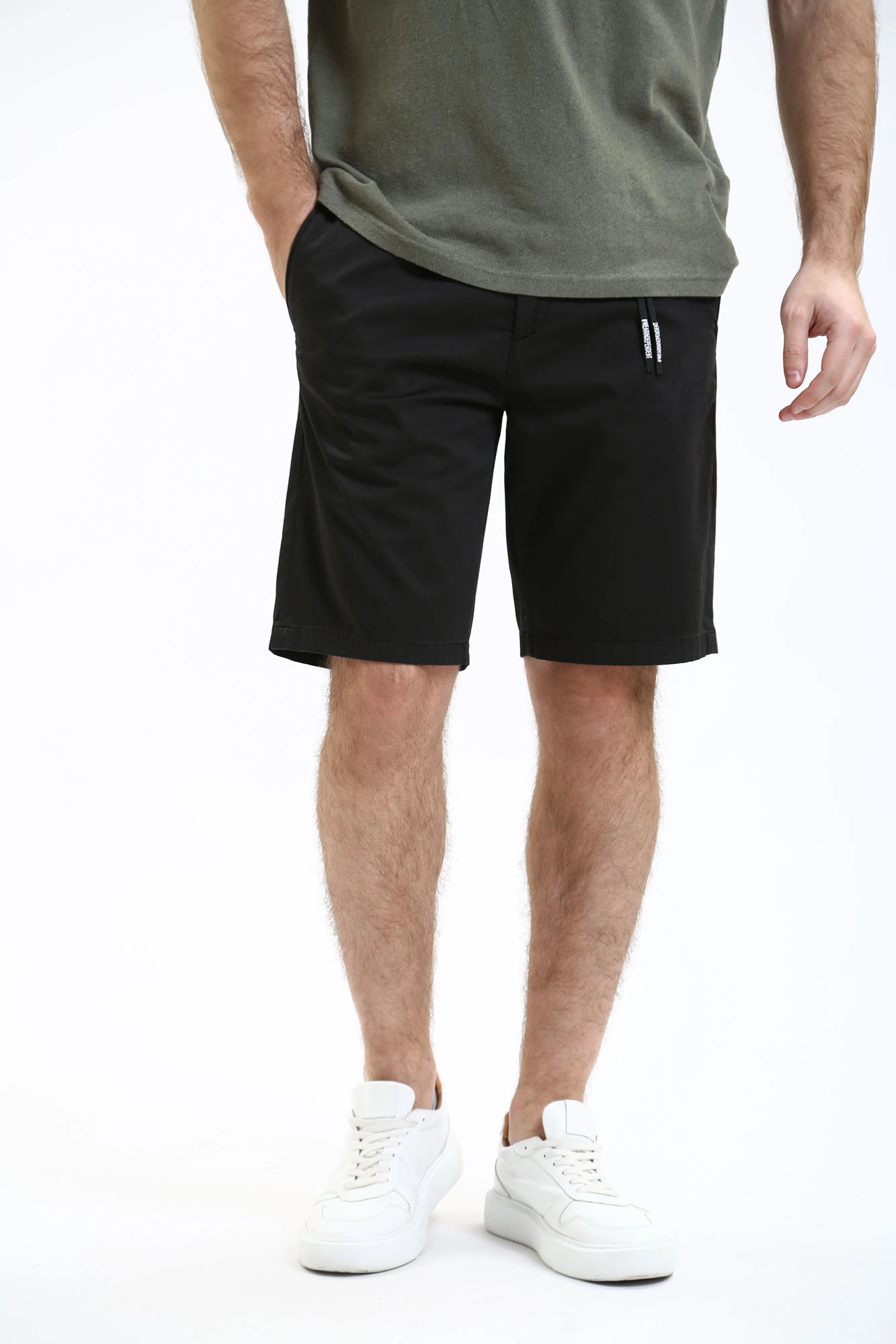 30036807_10015398 Шорты Strellson Черный