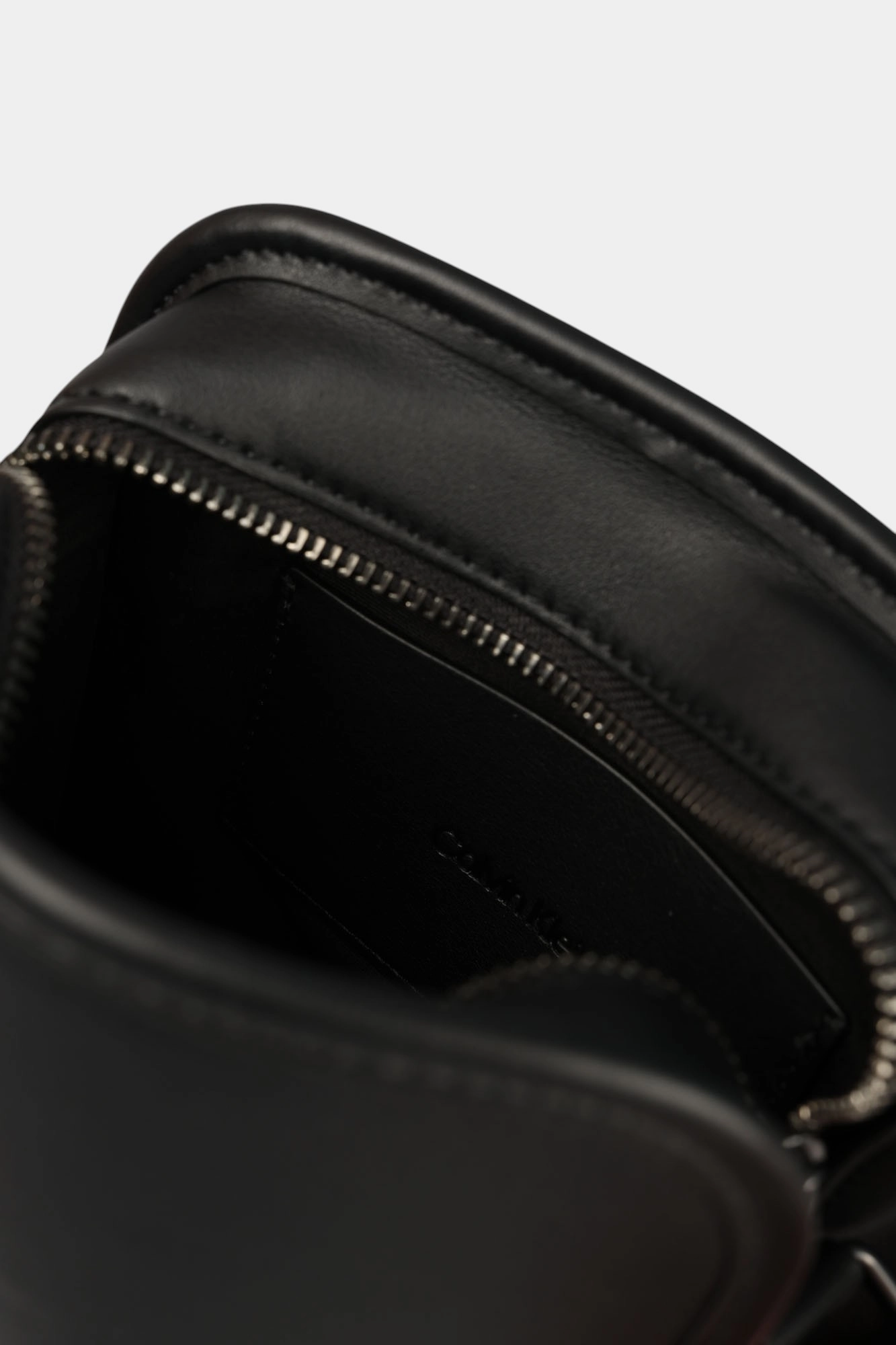 LV04G3157G Сумка Calvin Klein Jeans Черный