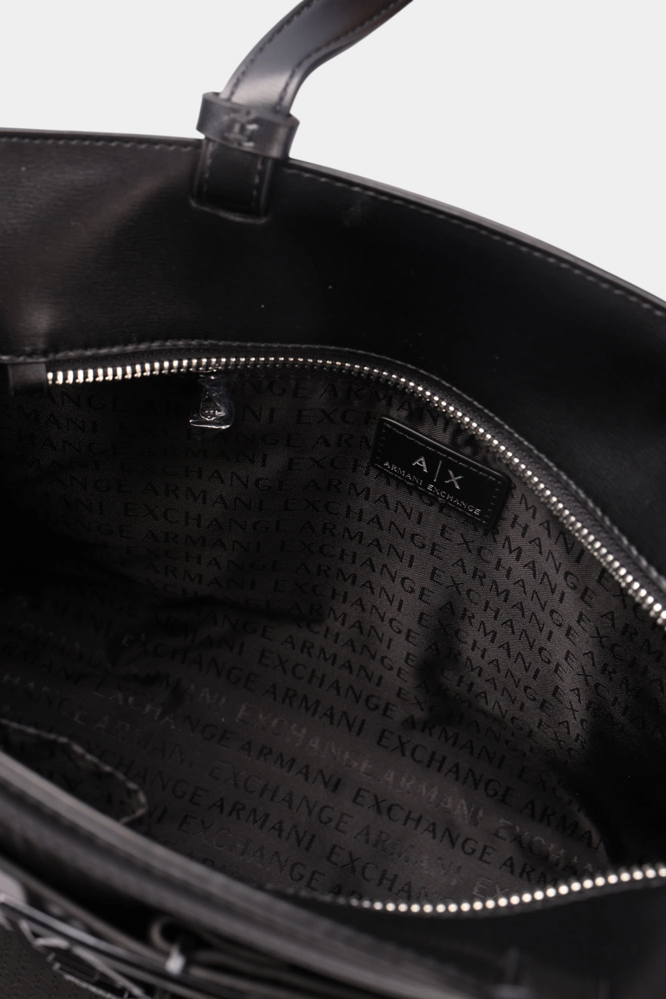 XW000920_AF13673 Сумка Armani Exchange Черный