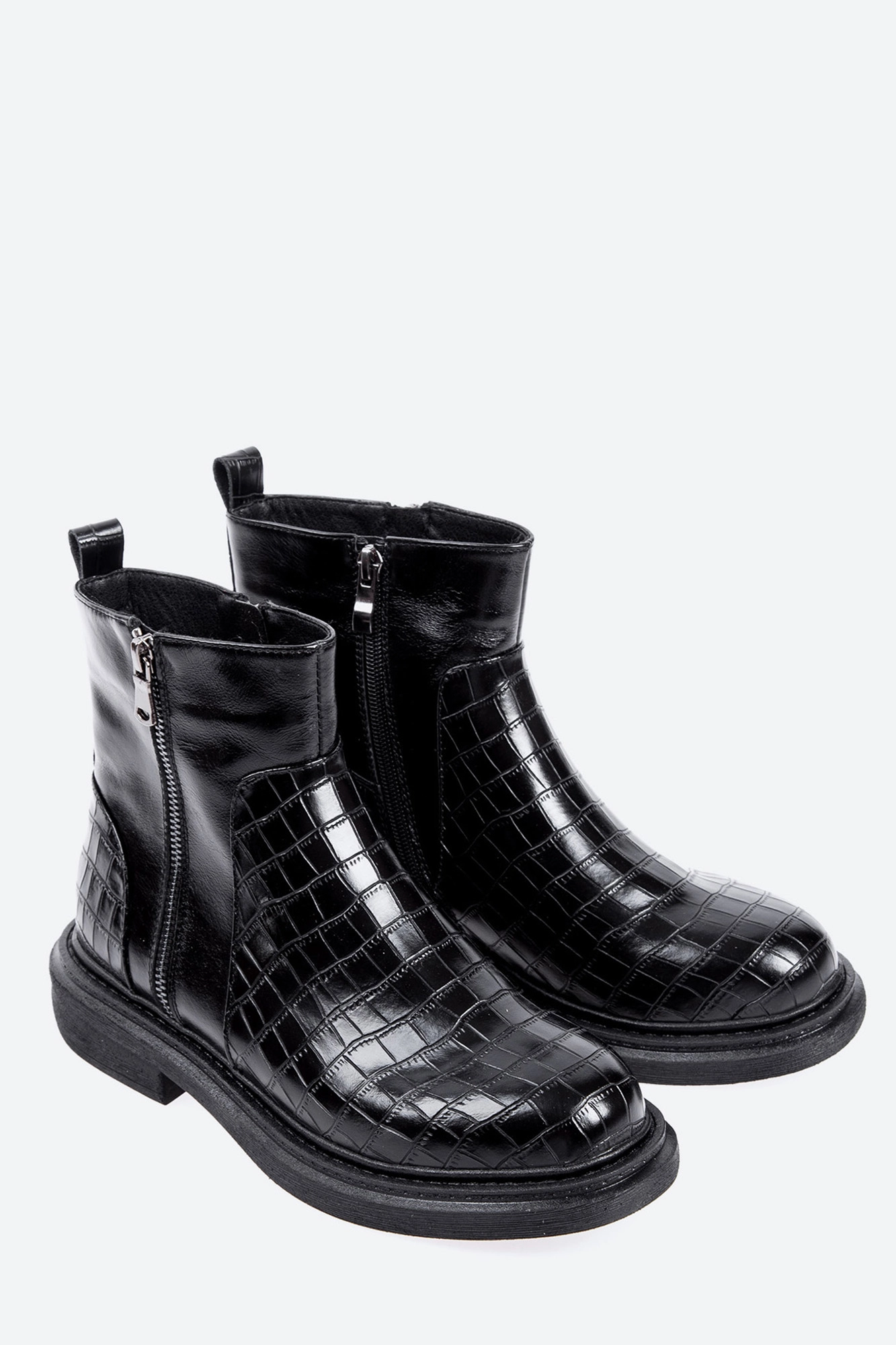 VIC5-77_Y856 Ботинки Marc Cony Черный