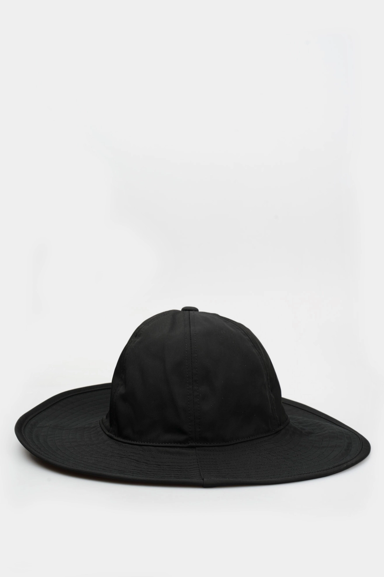 XM000117_AF10133 Шляпа Armani Exchange Черный