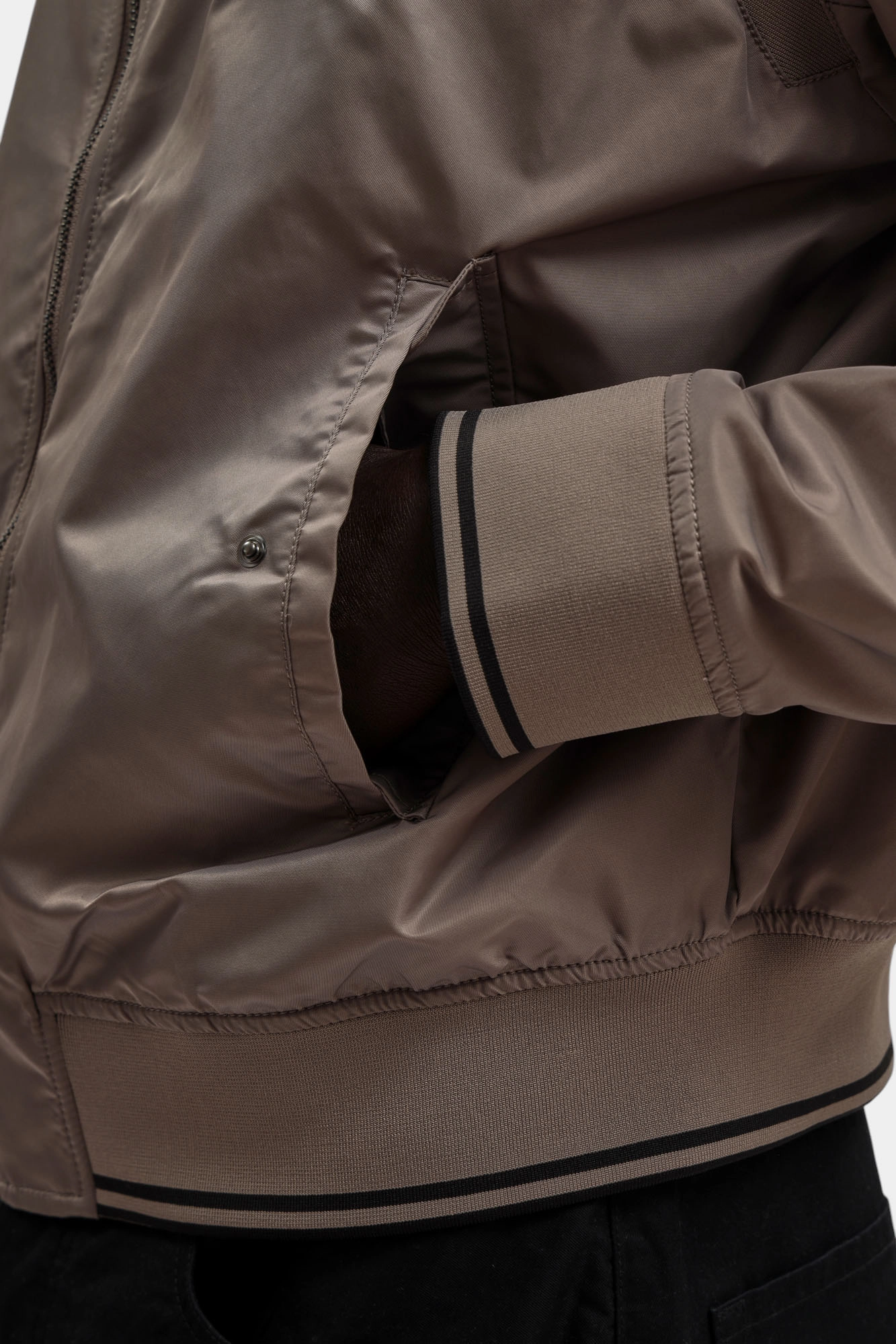 XM002017_AF19828 Бомбер Armani Exchange Коричневый